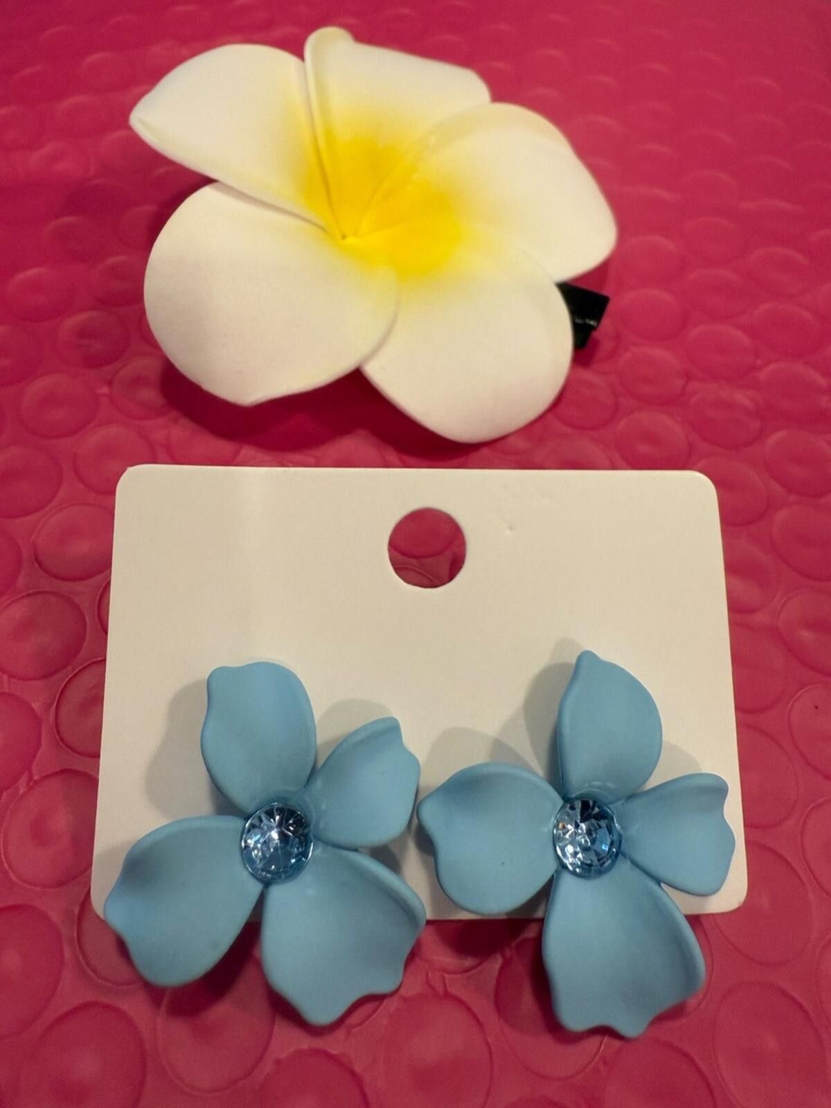 Other Tropical Hawaiian floral rhinestone earrings & hair clip set Size ONE SIZE - 2 Thumbnail