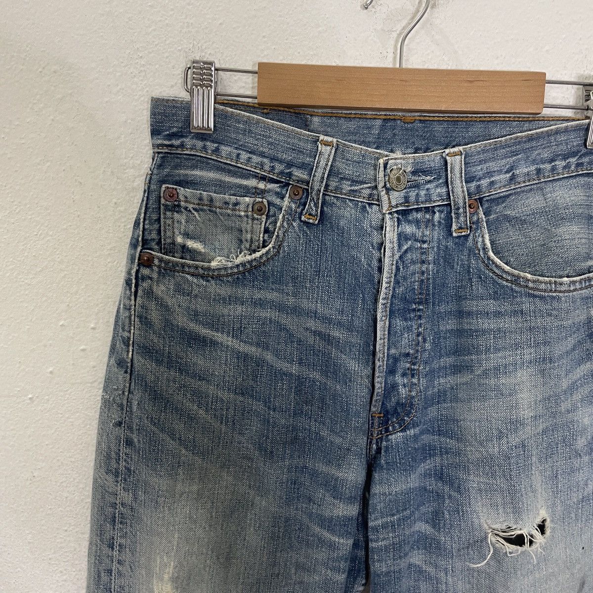 Levi's Vintage Levis 501 Distressed Denim Jeans Size US 27 - 3 Thumbnail