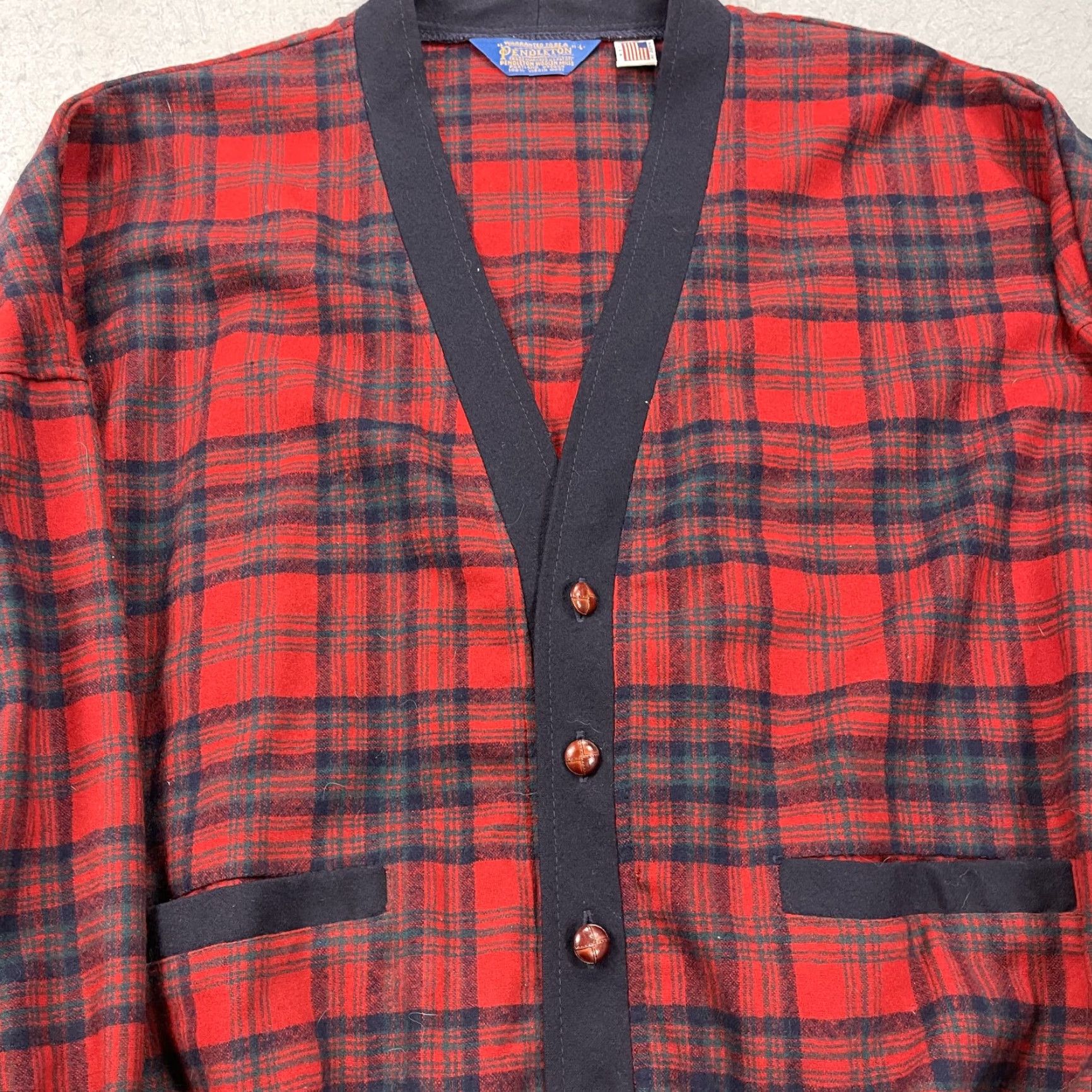 Pendleton VINTAGE Pendleton Sweater Mens Large Red Plaid 100% Wool Grandpa Cardigan USA Size US L / EU 52-54 / 3 - 5 Thumbnail