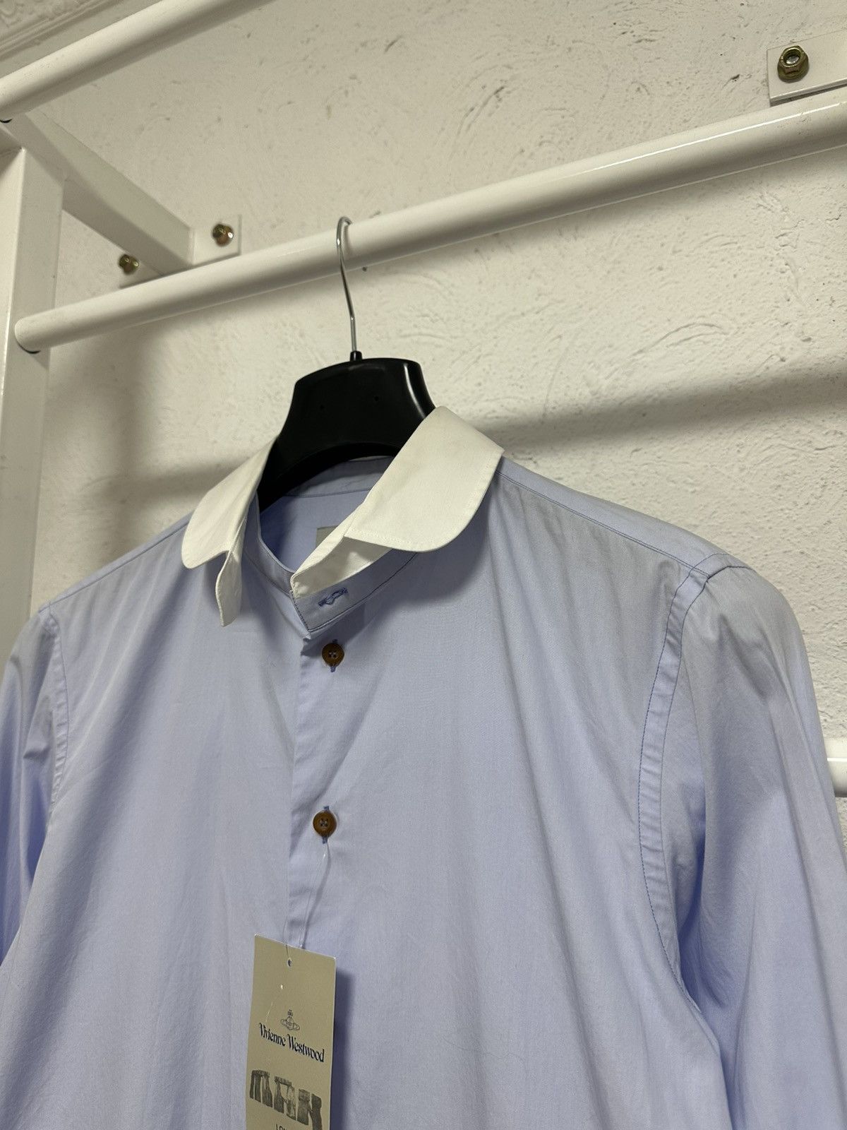 Vivienne Westwood Vivienne Westwood Shirt Size M White Button-Up Size US M / EU 48-50 / 2 - 2 Thumbnail