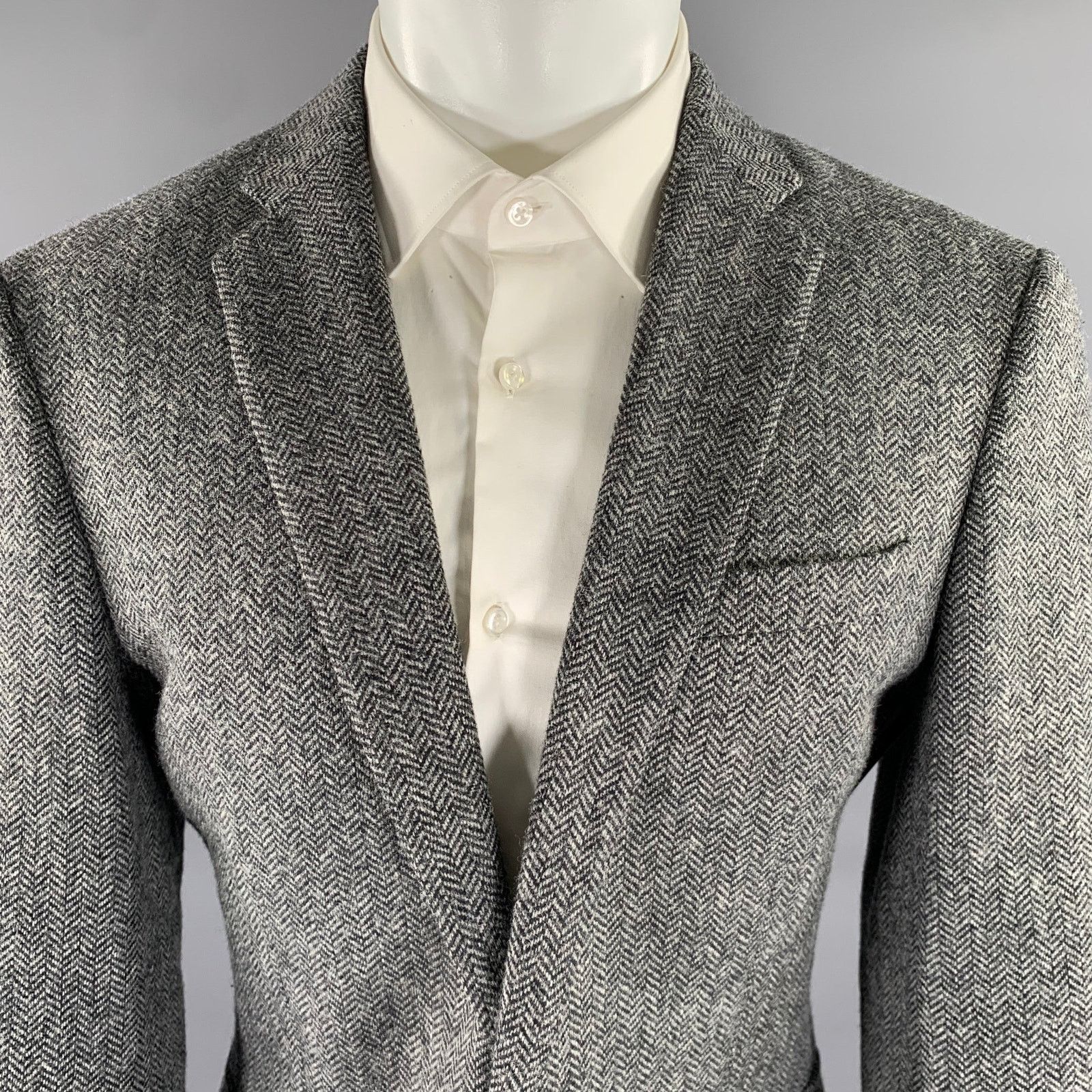 J.Crew J.CREW 40R Grey Black Herringbone Wool Sport Coat Size 40R - 2 Thumbnail