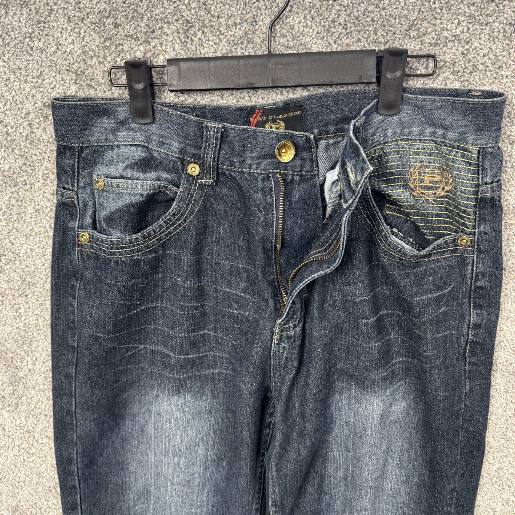 Phat Farm Phat Farm Jeans Mens 34 Relaxed Fit Straight Leg Denim Blue 82% Cotton 18% Polyester Zip Fly Pockets Distressed PF Crest Jeans Mens Size US 34 / EU 50 - 6 Thumbnail