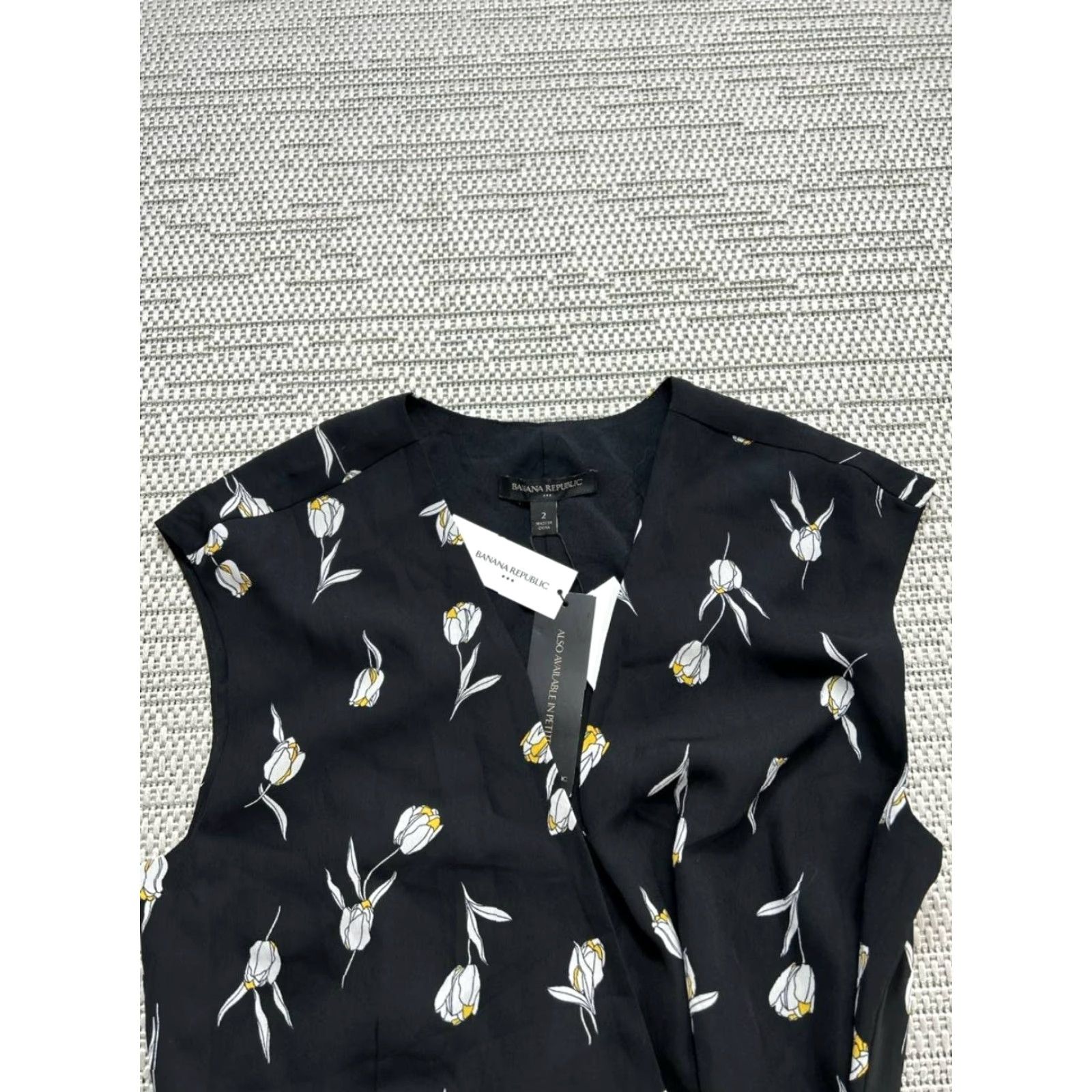 Banana Republic Banana Republic Dress Womens 2 Black Floral Wrap Blouson V-Neck Sleeveless Knee Length Party/Cocktail Casual Size XS / US 0-2 / IT 36-38 - 2 Thumbnail