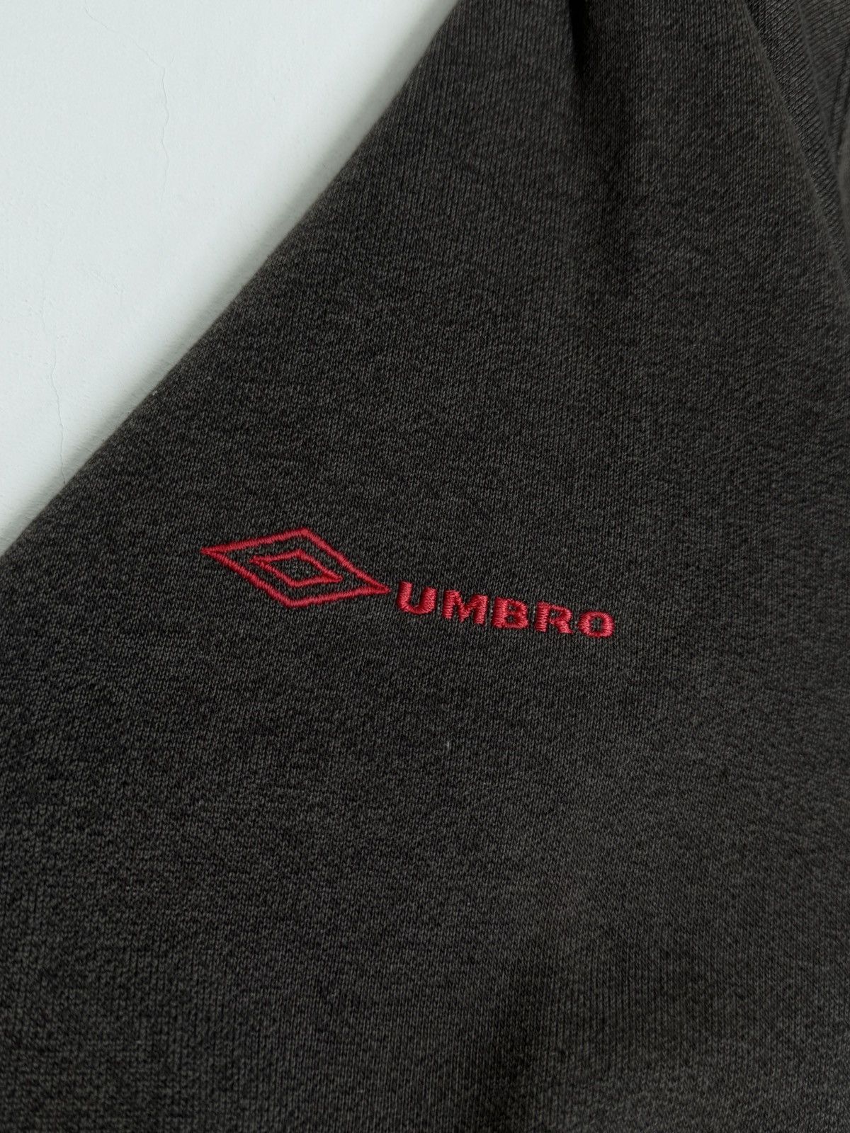 Umbro Vintage 90s Umbro Manchester United Sharp Sweatshirt Size US M / EU 48-50 / 2 - 12 Thumbnail