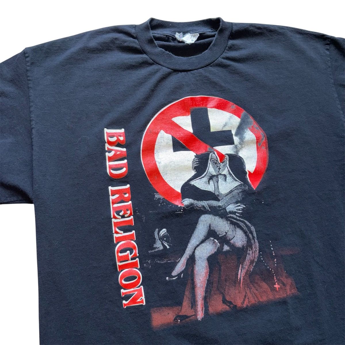 AAA Vintage Bad Religion Kissing Nuns Cross Buster Rock T Shirt Size US XL / EU 56 / 4 - 1 Thumbnail