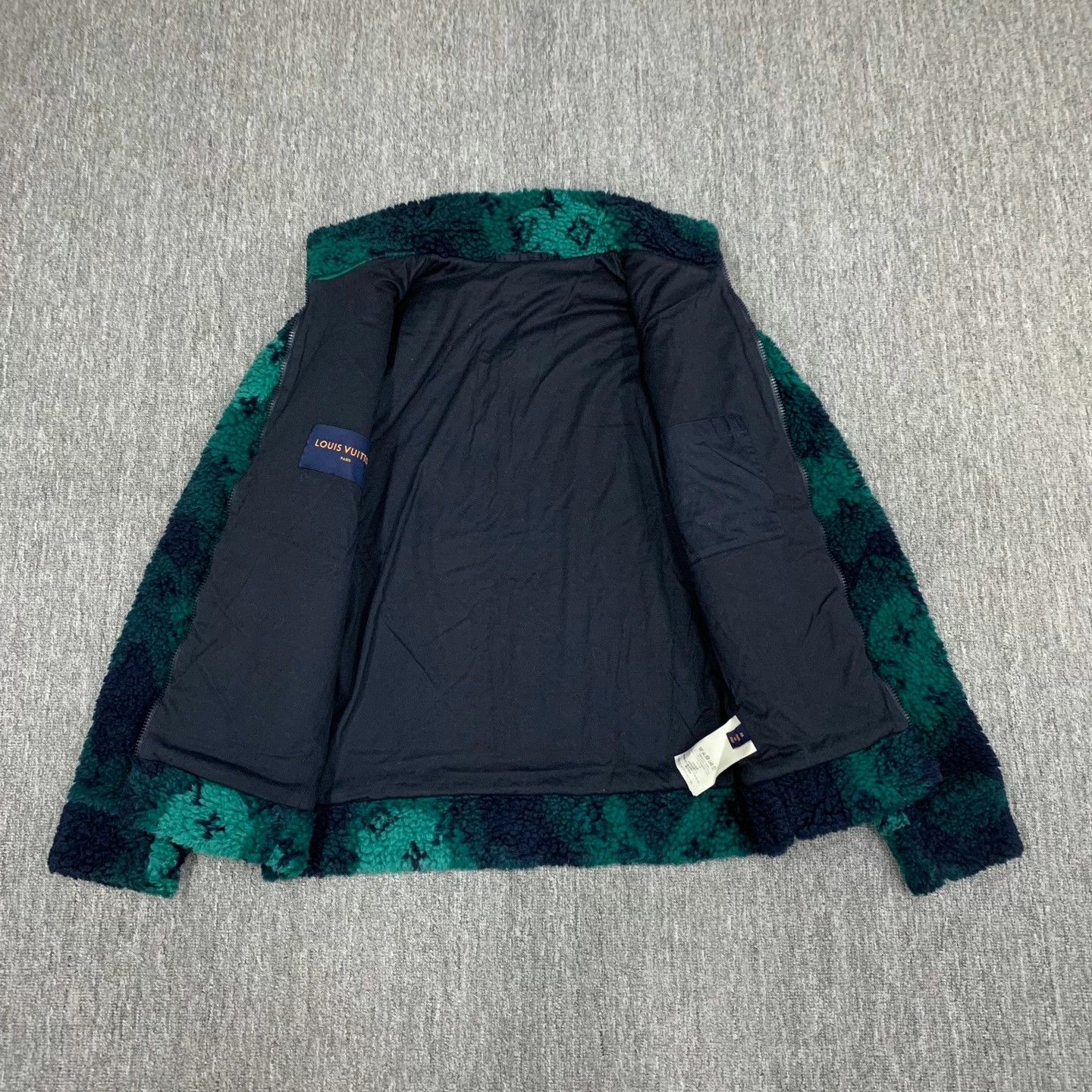 Louis Vuitton LV Green Monogram All-over Logo Teddy Fleece Jacket Size M / US 6-8 / IT 42-44 - 3 Thumbnail