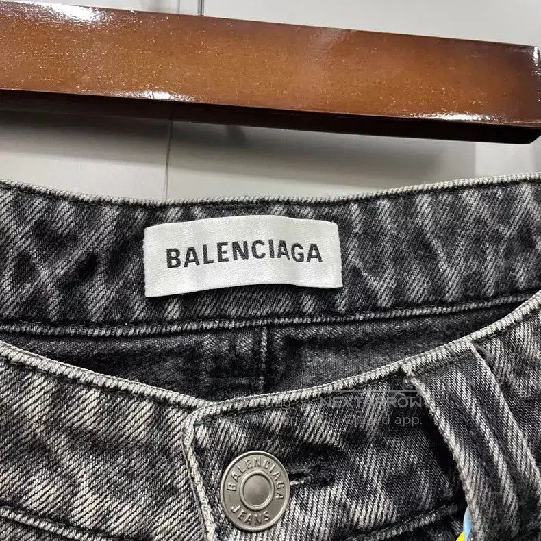 Balenciaga Balenciaga Wide-Leg Washed Denim Pants Size US 29 - 6 Thumbnail