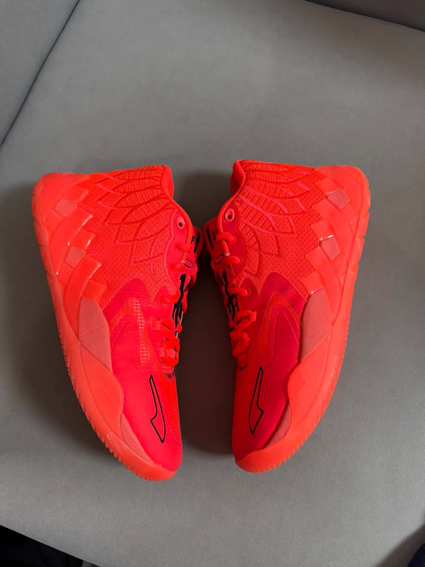 Puma PUMA MB.01, LaMelo Ball 1st signature basketball shoe Ｑ20 Size US 9.5 / EU 42-43 - 3 Thumbnail