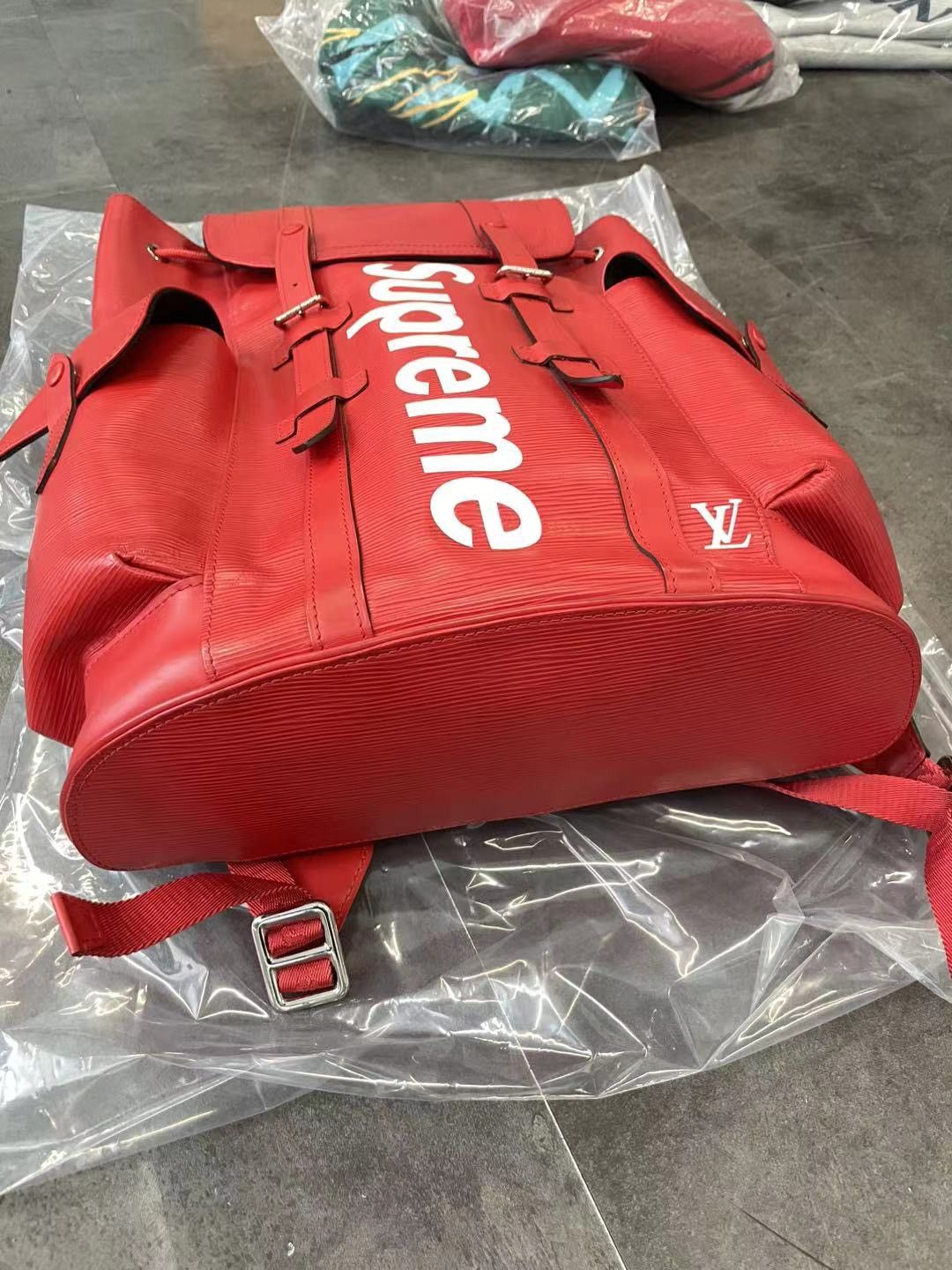 Louis Vuitton × Supreme Supreme lv Louis Vuitton Christopher backpack Size ONE SIZE - 5 Thumbnail