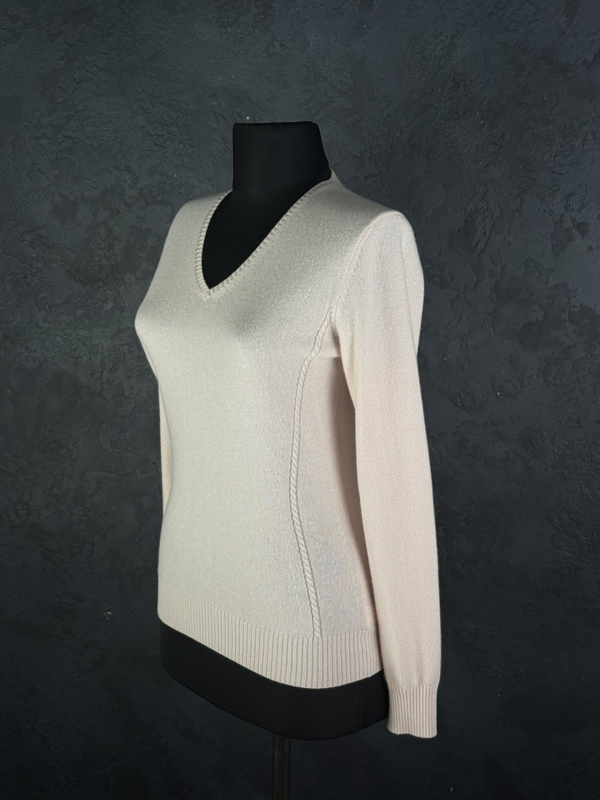 Loro Piana Loro Piana Baby Cashmere Long Sleve Knit V-Neck Pink Women's Size M / US 6-8 / IT 42-44 - 4 Thumbnail