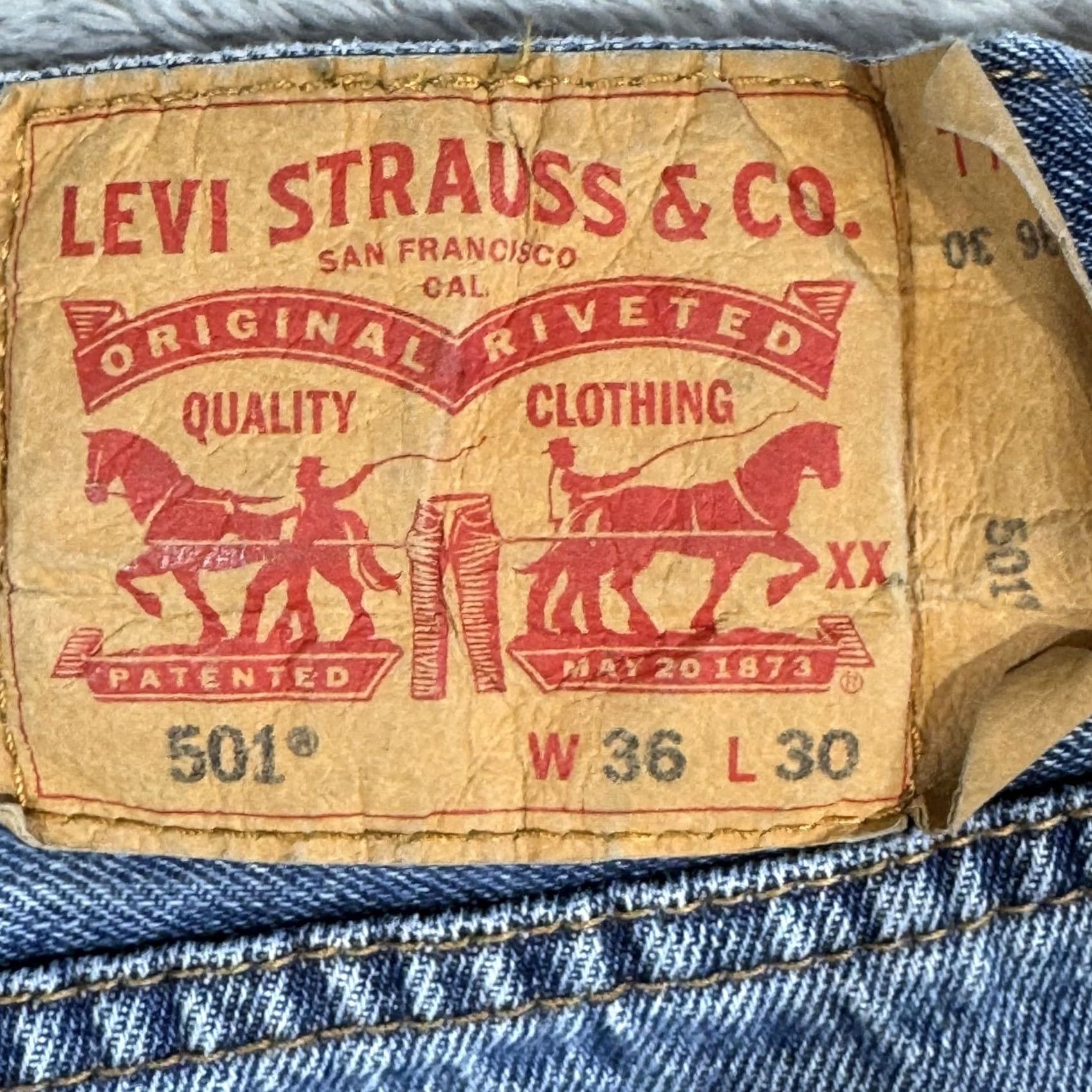 Levi's Levis 501 Jeans Mens 36x30 Blue Denim Straight Leg Button Fly Classic Fit Pants Size US 36 / EU 52 - 3 Thumbnail