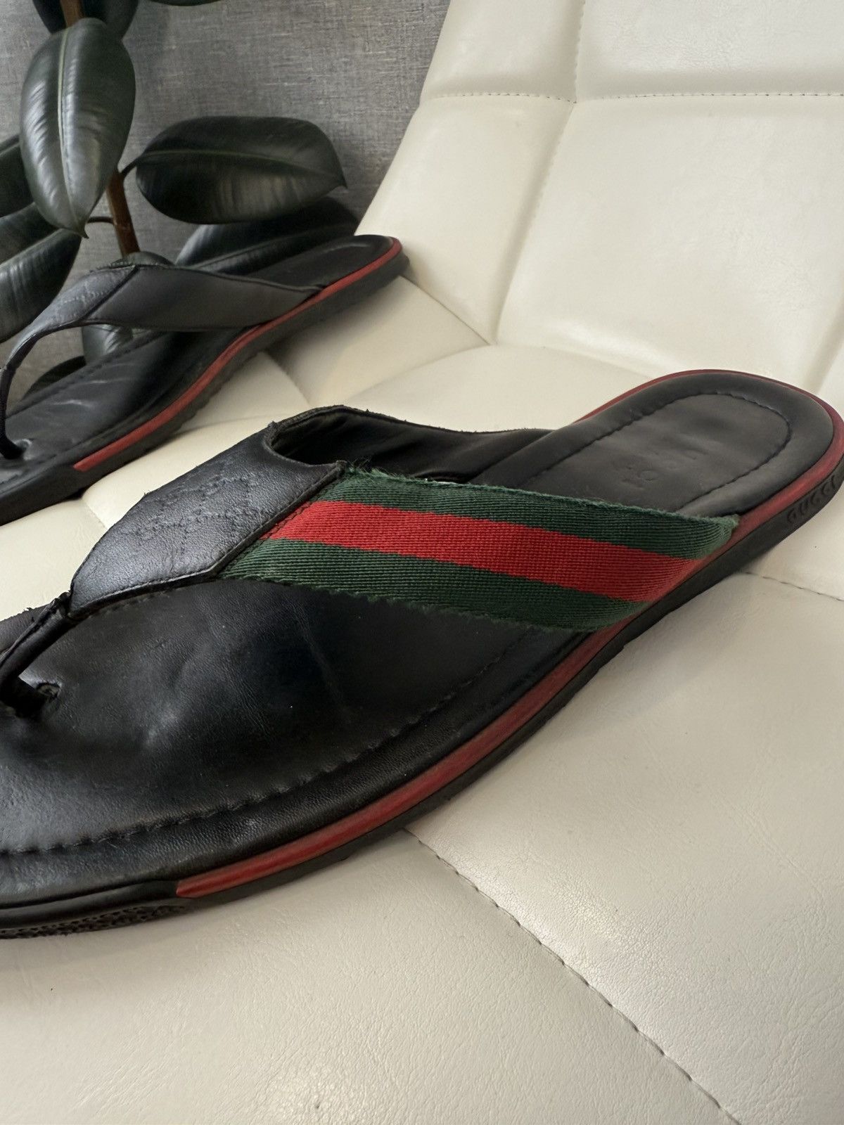 Gucci Gucci Black Leather Flip Flops Sandals GG Web Stripe Slides Size US 11 / EU 44 - 6 Thumbnail
