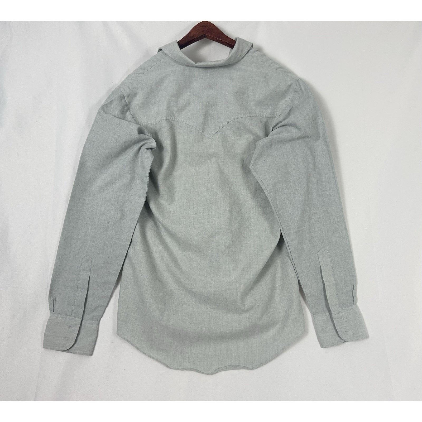 The Unbranded Brand VTG Saturday's In California Mens M Light Blue Shirt Size US M / EU 48-50 / 2 - 4 Thumbnail