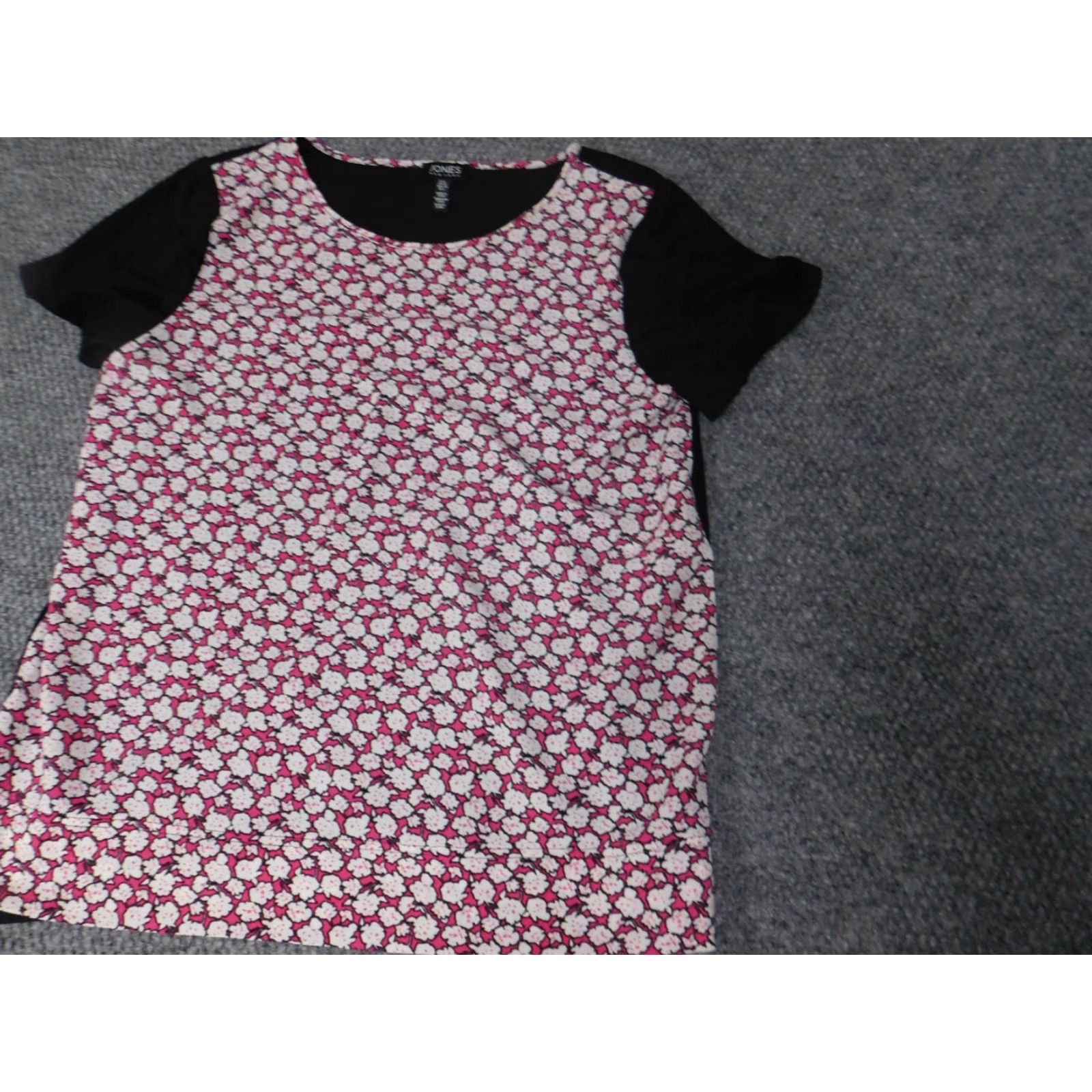 Jones New York Jones New York Womens Blouse L Red Floral Cap Sleeve Crew Neck Top Blouse Womens Size L / US 10 / IT 46 - 3 Thumbnail