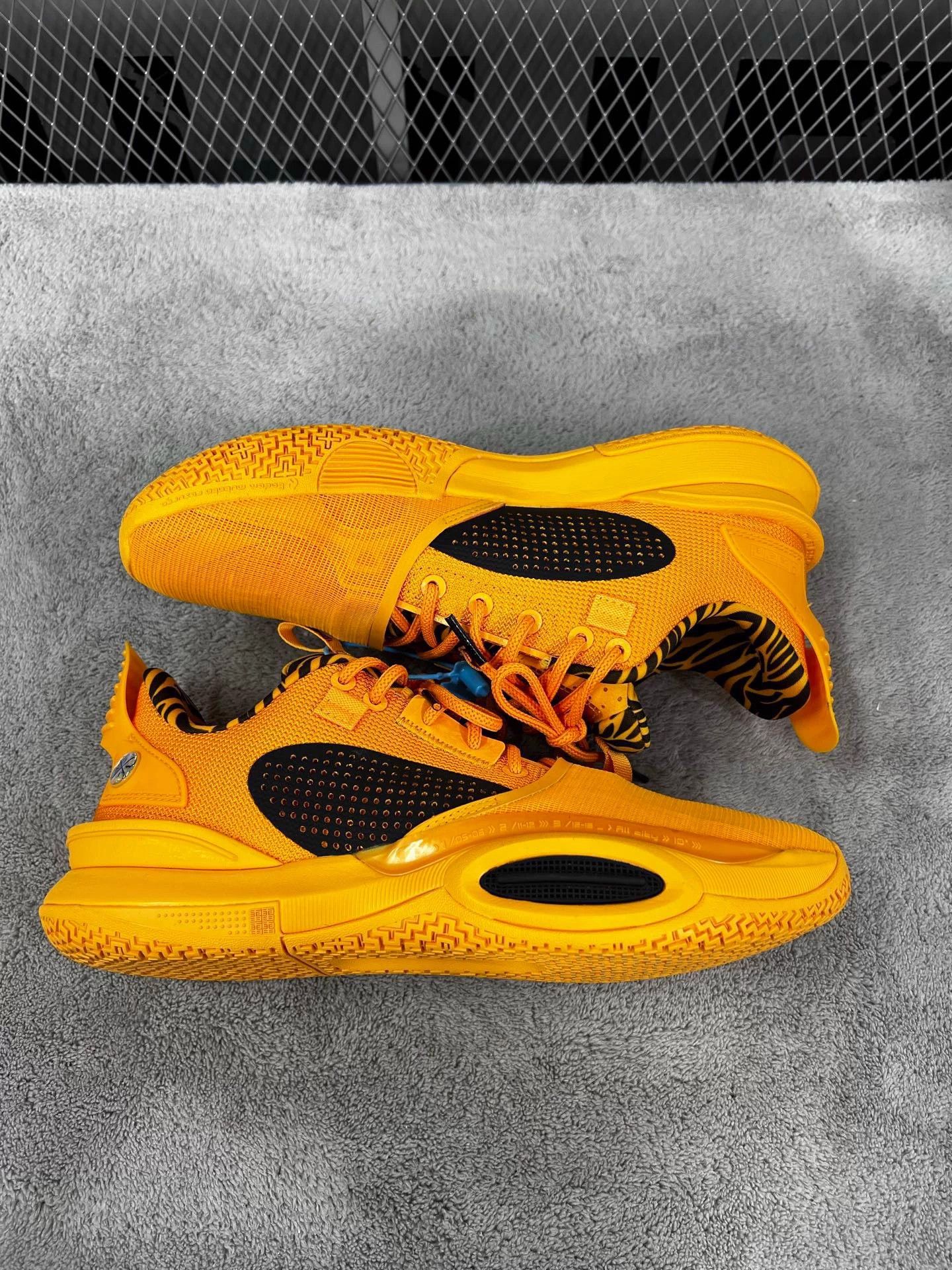 Li-Ning STA x Li-Ning All City 10 Low-Top Yellow Black Size US 10 / EU 43 - 4 Thumbnail