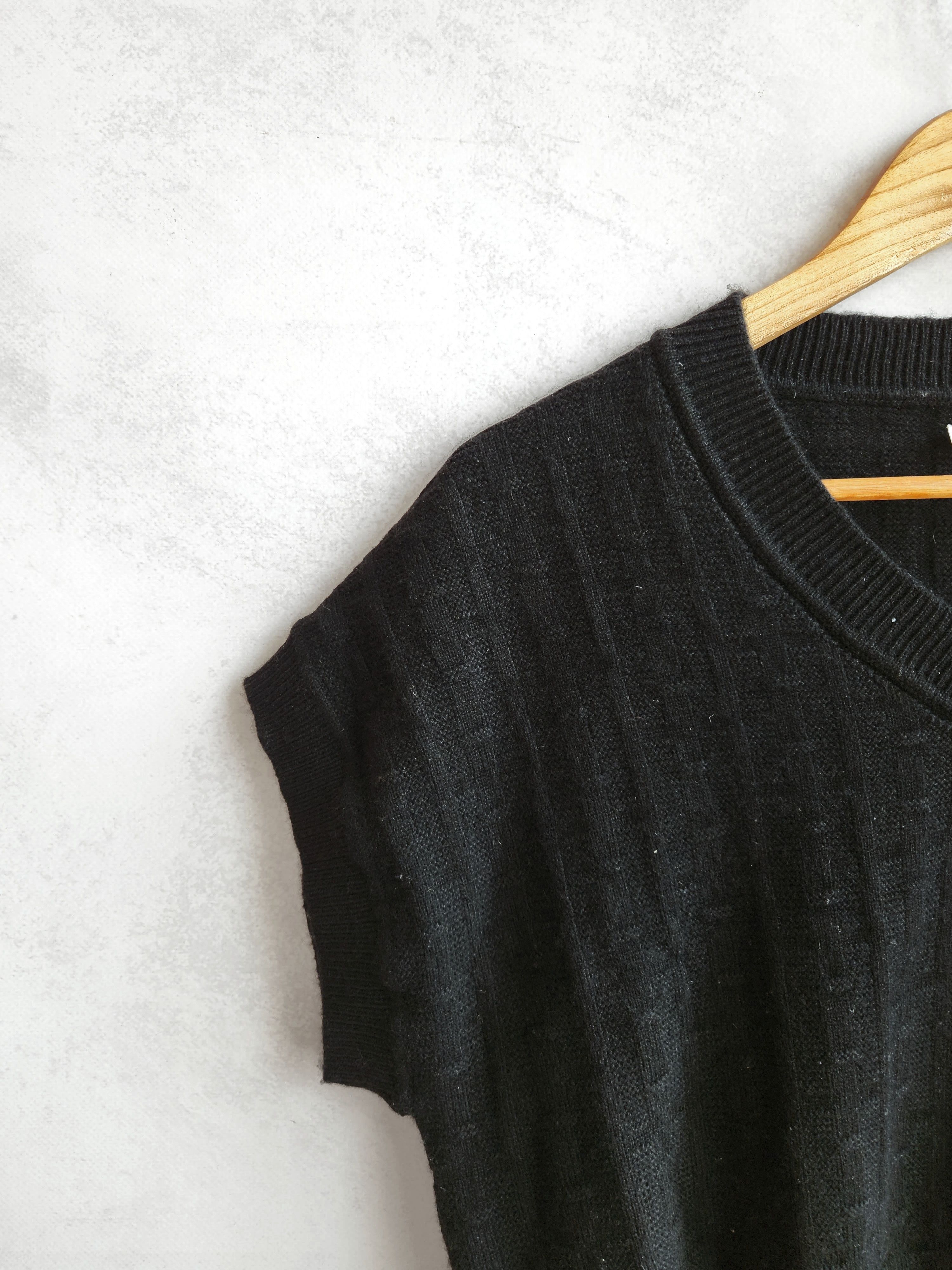 Hermes Hermes wool sleeveless sweater v neck Size M / US 6-8 / IT 42-44 - 2 Thumbnail