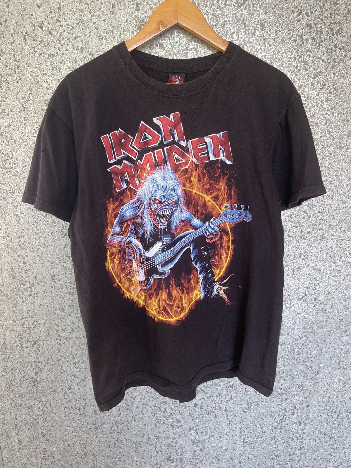 Band Tees 🔥 Vintage 90s Vintage Iron Maiden t shirt distressed Size US L / EU 52-54 / 3 - 1 Thumbnail