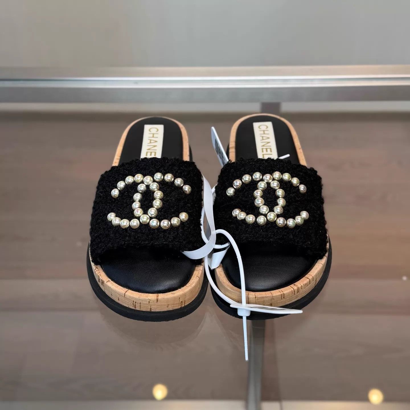 Chanel Chanel 24S Pearl CC Black Slippers 37 Boxed Size US 6.5 / IT 36.5 - 5 Thumbnail