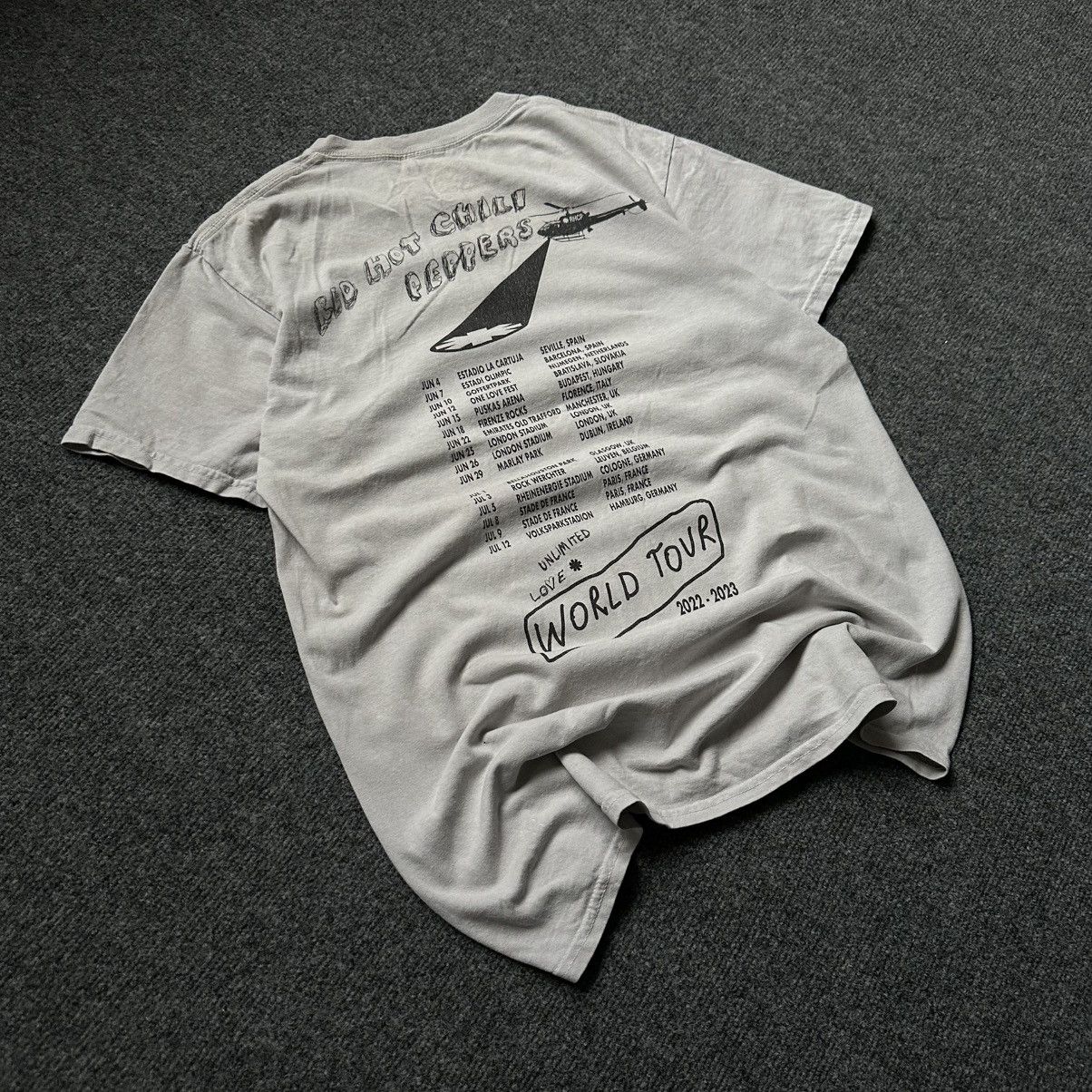 Japanese Brand VTG Japanese Style Red Hot Chilli Peppers T-shirts Size M Size US M / EU 48-50 / 2 - 5 Thumbnail