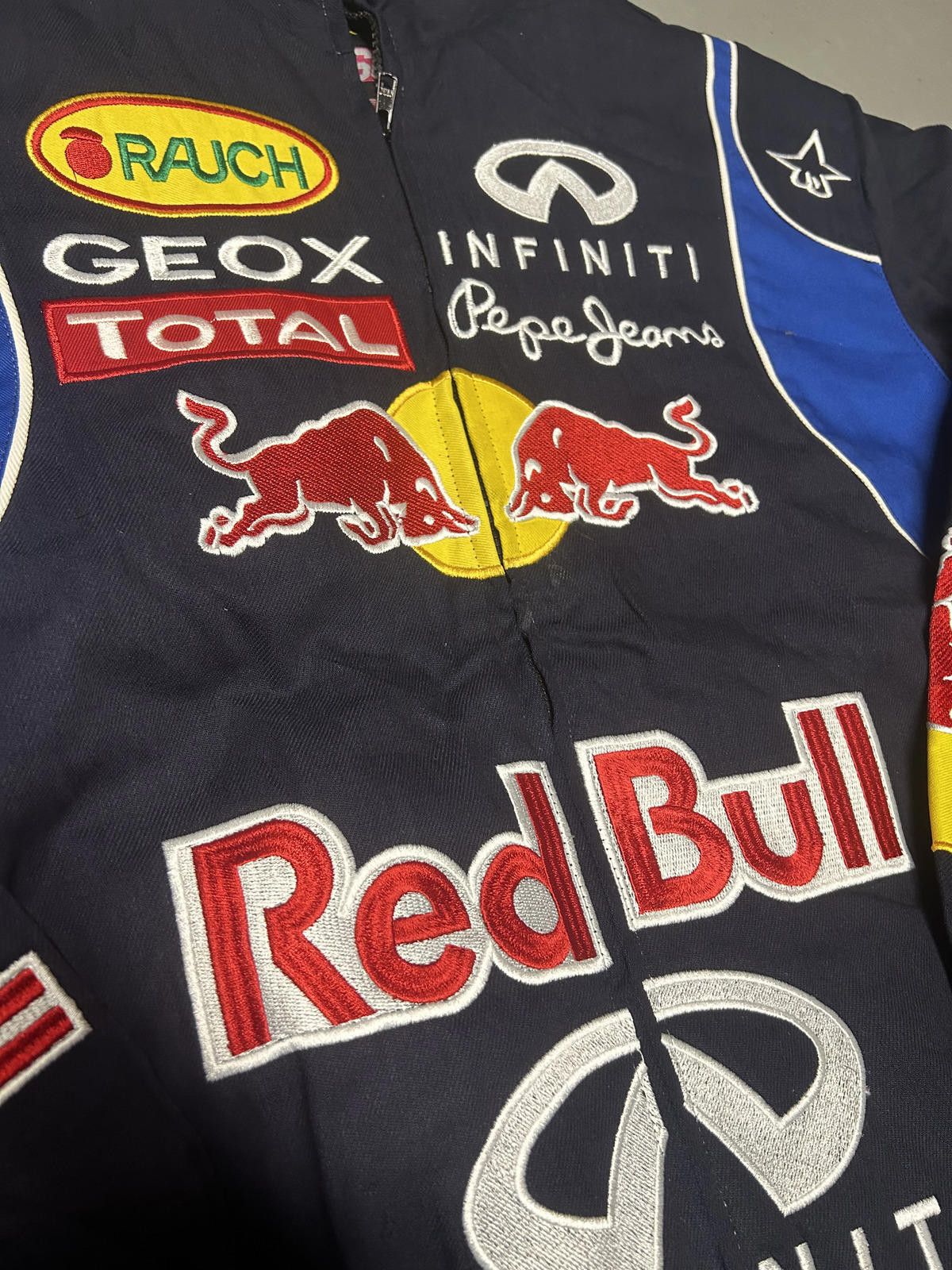 Red Bull Red Bull Racing Team Jacket - Authentic F1 Merchandise Size US L / EU 52-54 / 3 - 3 Thumbnail