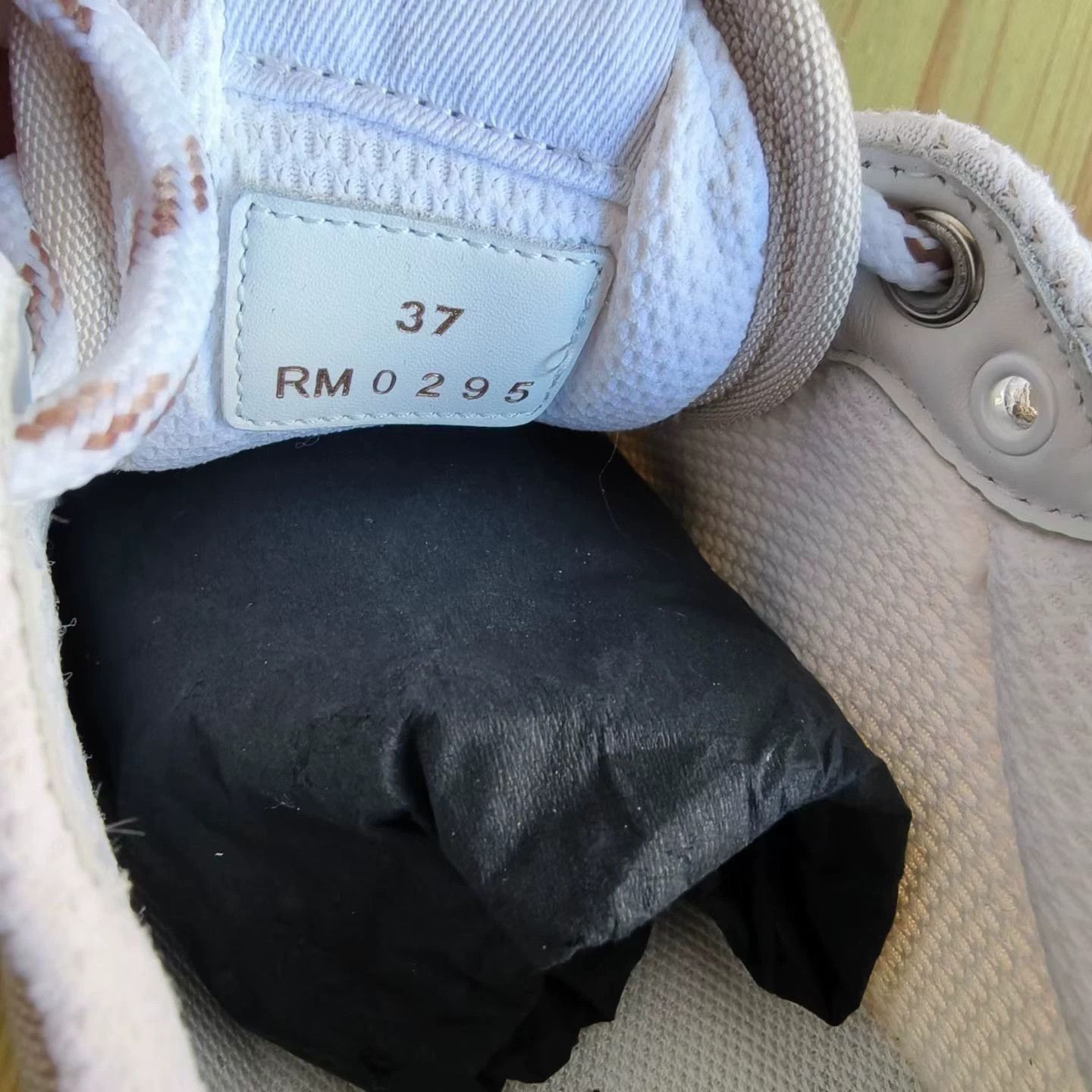 Celine CELINE Runner, Calfskin, Round Toe, Lace-up, Low-top Size US 6.5 / IT 36.5 - 6 Thumbnail