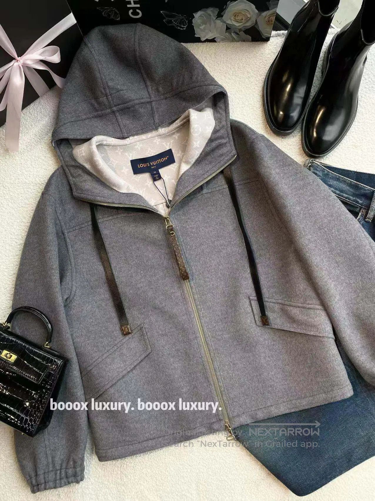 Louis Vuitton Louis Vuitton The inside is full of printed hooded jackets Size XXS / US 00 / IT 34 - 1 Thumbnail