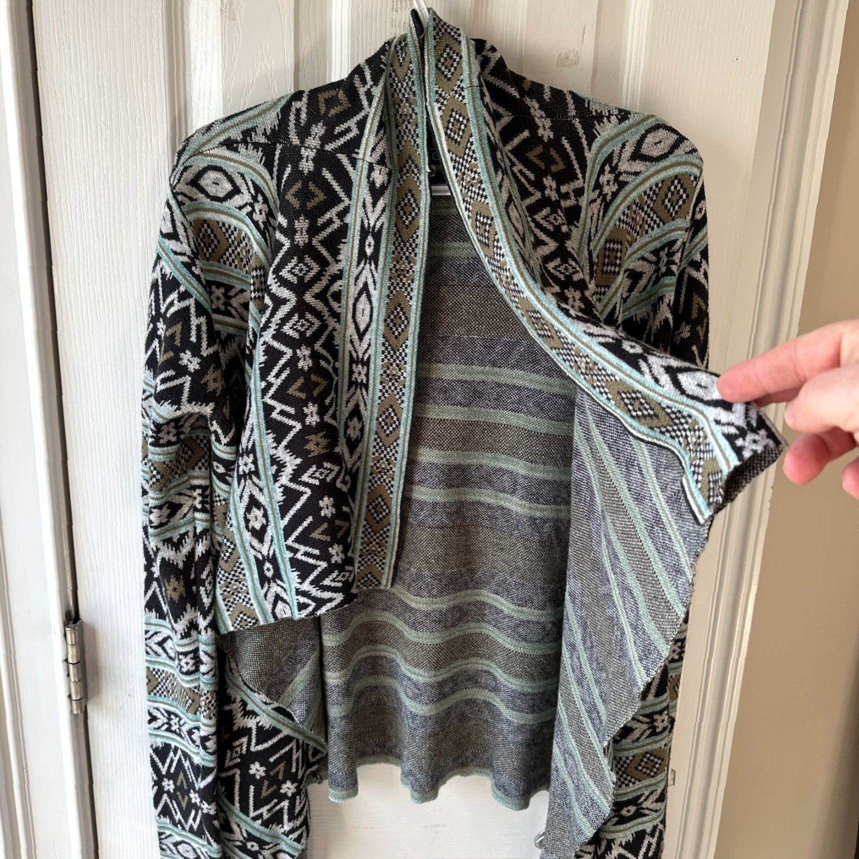 Billabong Billabong Women's Sweater Cardigan Open Shawl Black Geometric Aztec Bohemian Casual Fashion M Size M / US 6-8 / IT 42-44 - 2 Thumbnail