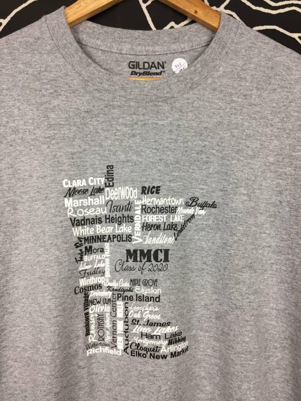 Vintage Gildan DryBlend MMCI Class Of 2020 Graphic Tee Size US XL / EU 56 / 4 - 3 Thumbnail