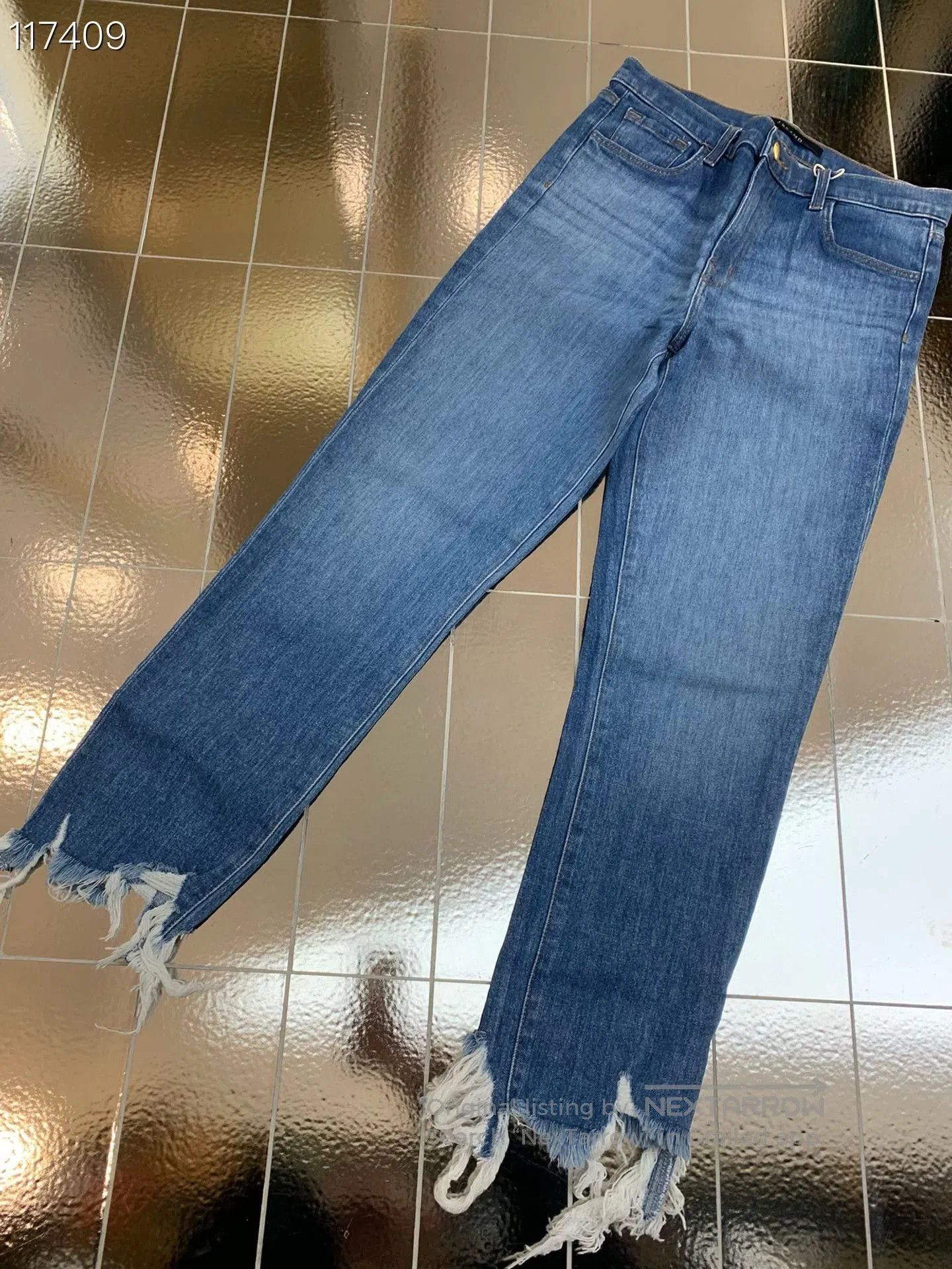 J Brand JBRAND Stretchy Irregular Hem Jeans. Size 28" / US 6 / IT 42 - 1 Thumbnail