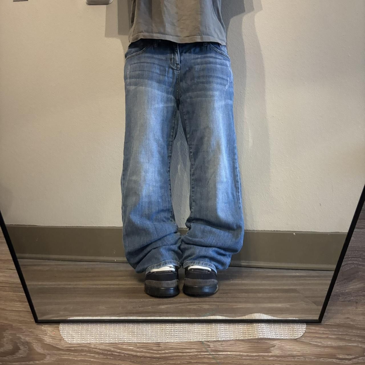 Vintage Crazy Vintage Y2K/2000s Baggy Faded Medium Wash Skater Denim Jeans! 32x29 Size US 32 / EU 48 - 1 Thumbnail
