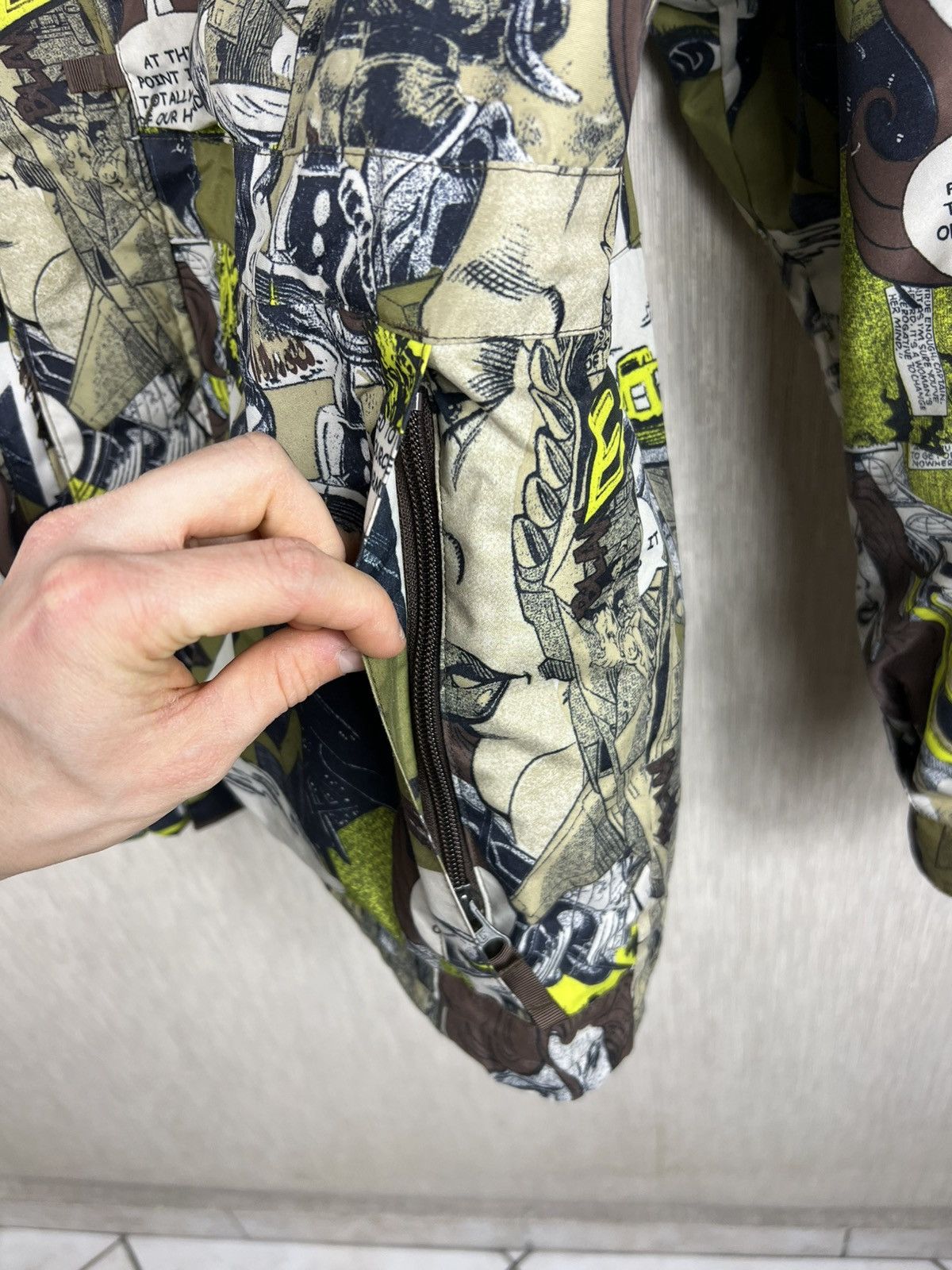 Burton Vintage Burton full print comics ski jacket snow gorpcore Size US M / EU 48-50 / 2 - 8 Thumbnail
