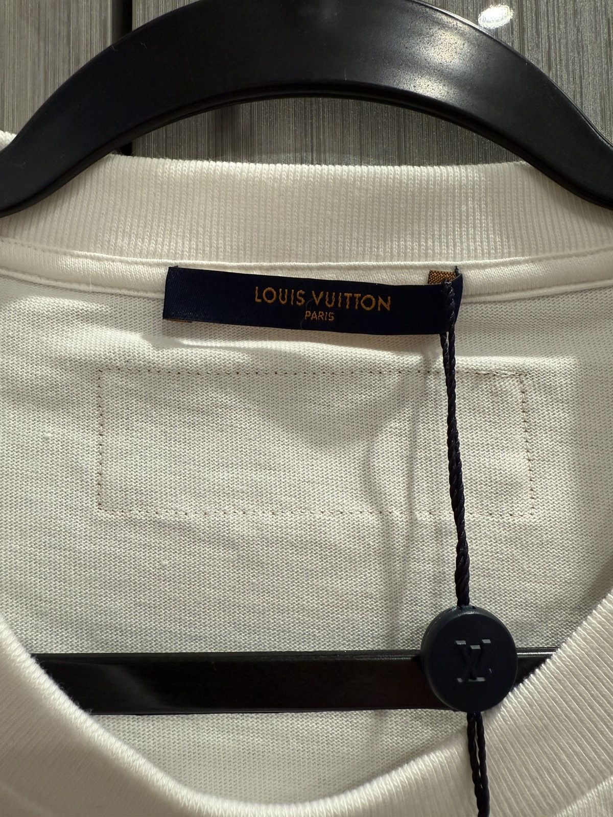 Louis Vuitton Louis Vuitton Embroidered Hook Logo T Shirt Size US XL / EU 56 / 4 - 5 Thumbnail
