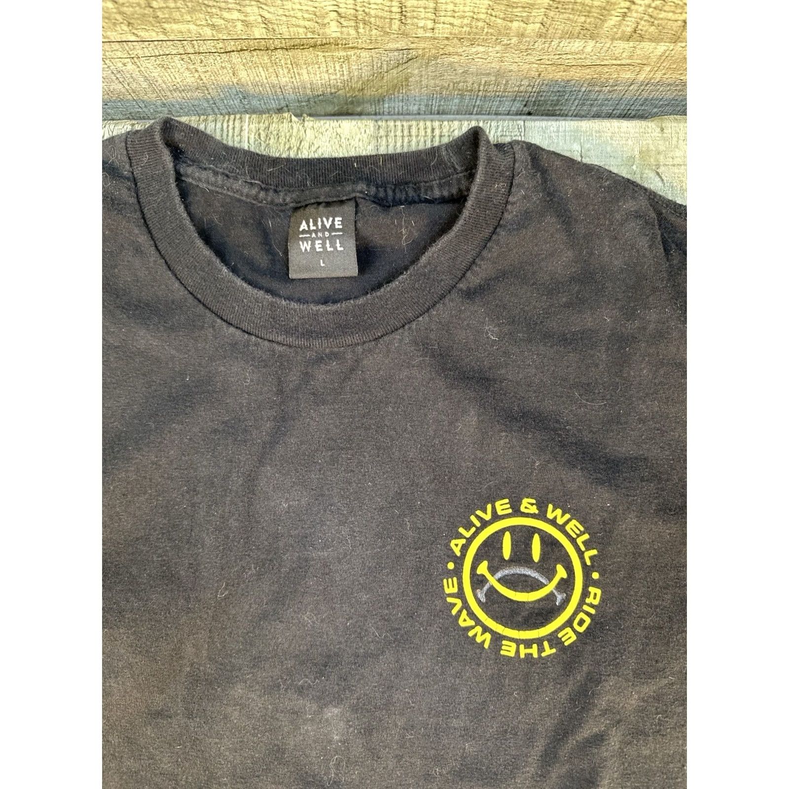 Vintage Alive & Well T-Shirt Smiley Face Graphic Ride the Wave Black L Mens Size US L / EU 52-54 / 3 - 2 Thumbnail
