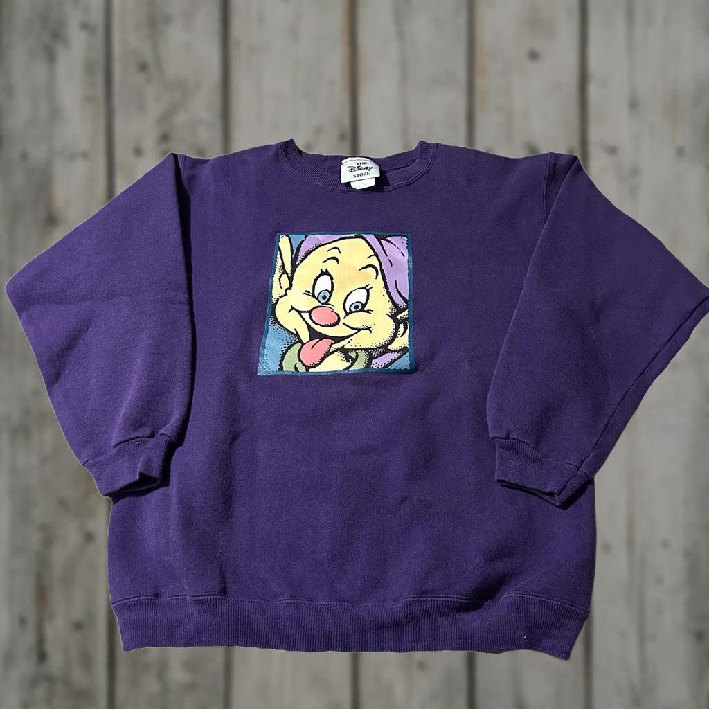 Disney VINTAGE Disney Snow White Dopey Sweatshirt S Women Purple 90s Pullover Size Small Size S / US 4 / IT 40 - 1 Thumbnail