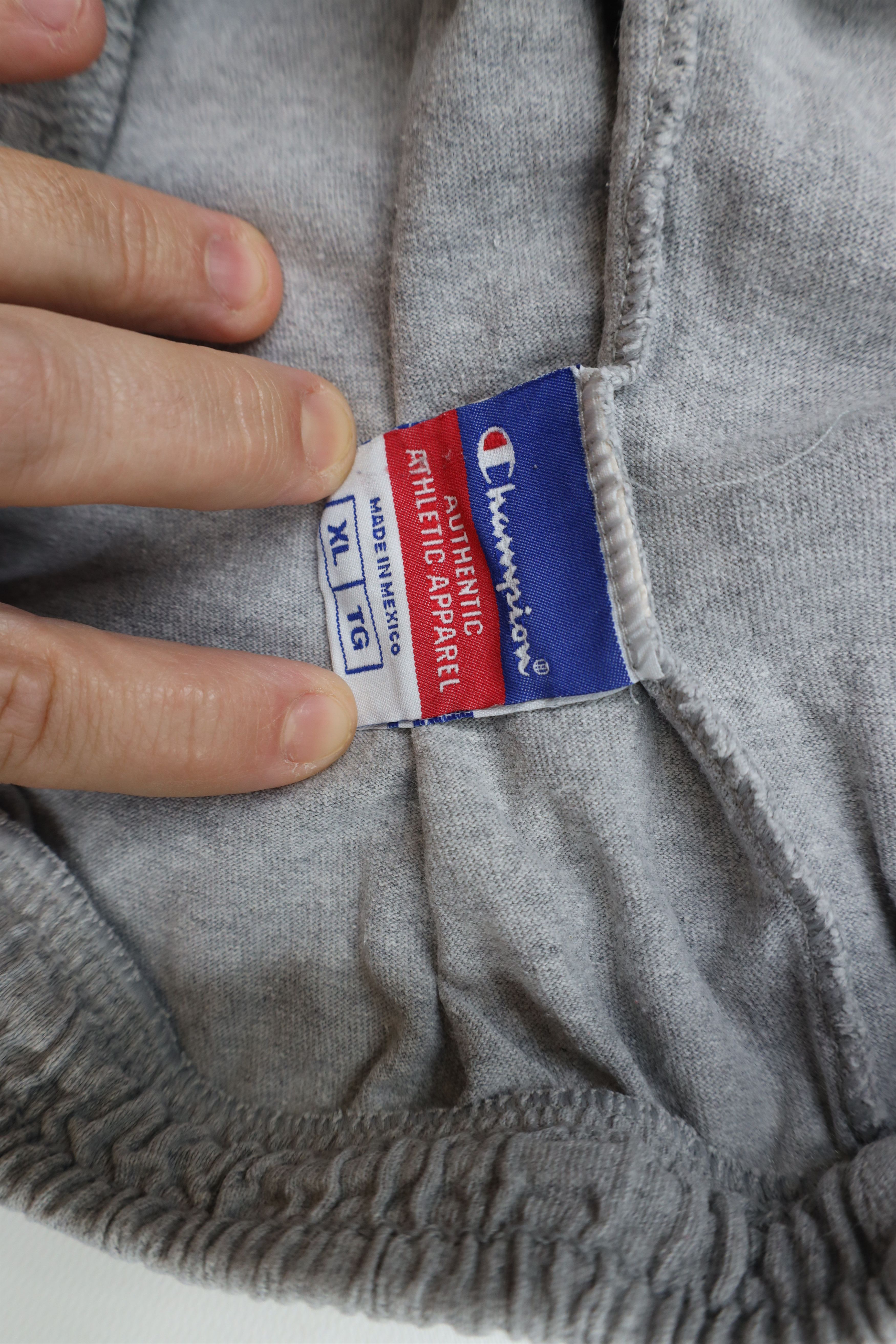 Champion × Vintage Vintage 90s Champion Out Above Knee Shorts Heather Gray Size US 36 / EU 52 - 9 Thumbnail