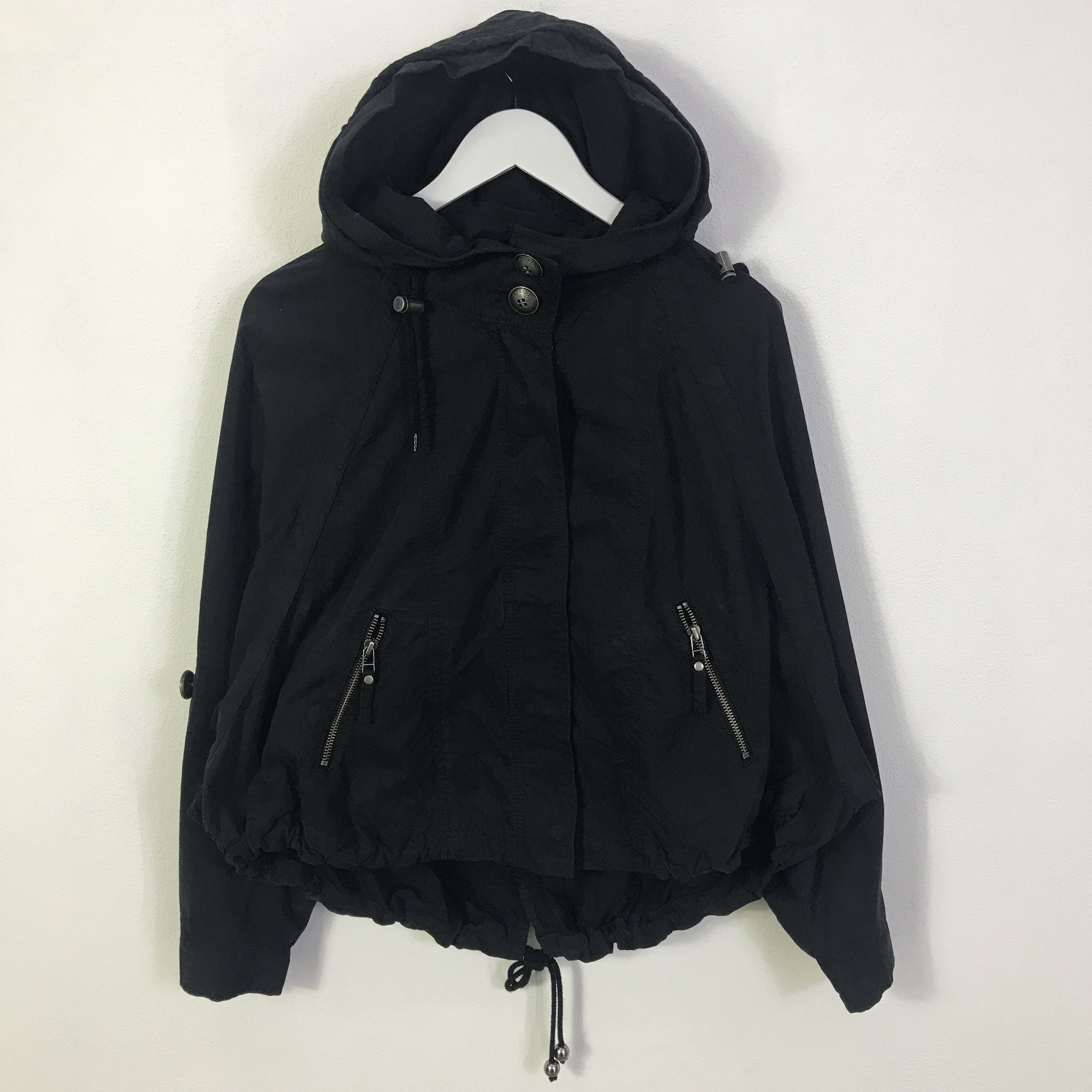 Burberry Burberry Blue Label Cropped design Black jacket K88B12 Size US M / EU 48-50 / 2 - 1 Thumbnail
