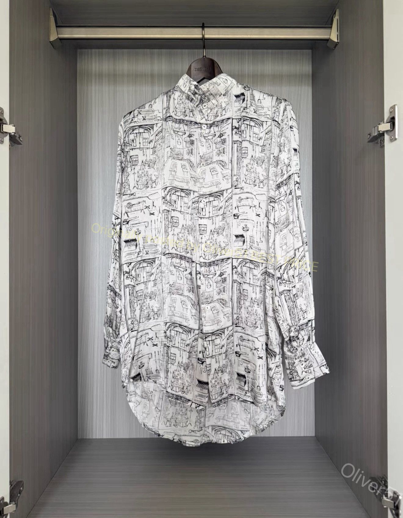 Geoffrey B. Small Geoffrey B. Small GBS comic silk shirt YYYY17/2610 Size US S / EU 44-46 / 1 - 3 Thumbnail