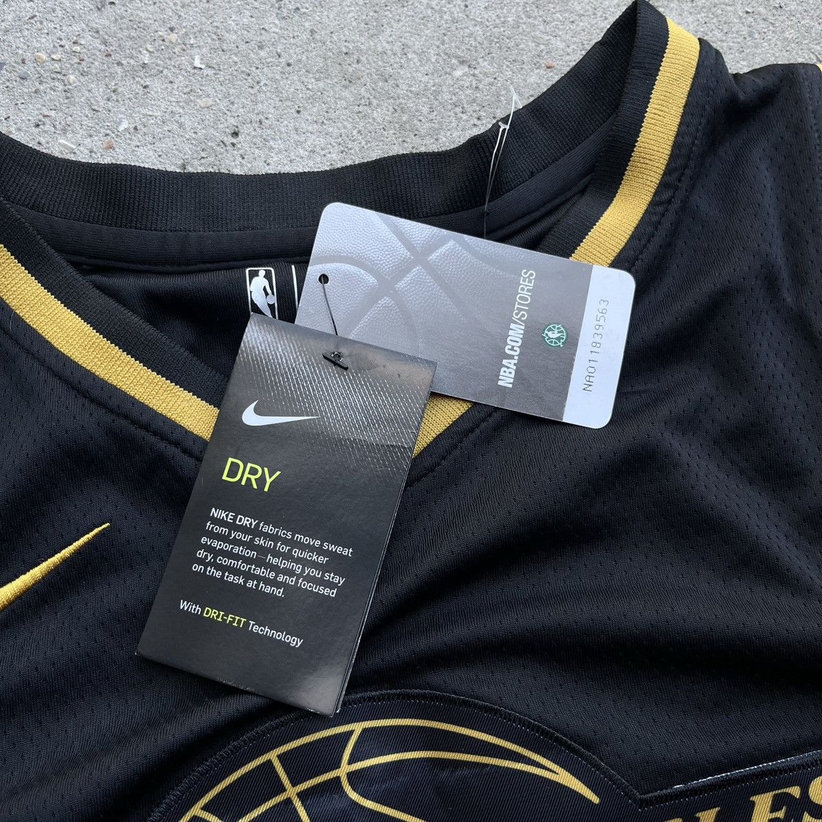 NBA × Nike Nike kobe Bryant 24 L.A. Lakers Golden Edition Jersey Size US L / EU 52-54 / 3 - 6 Thumbnail