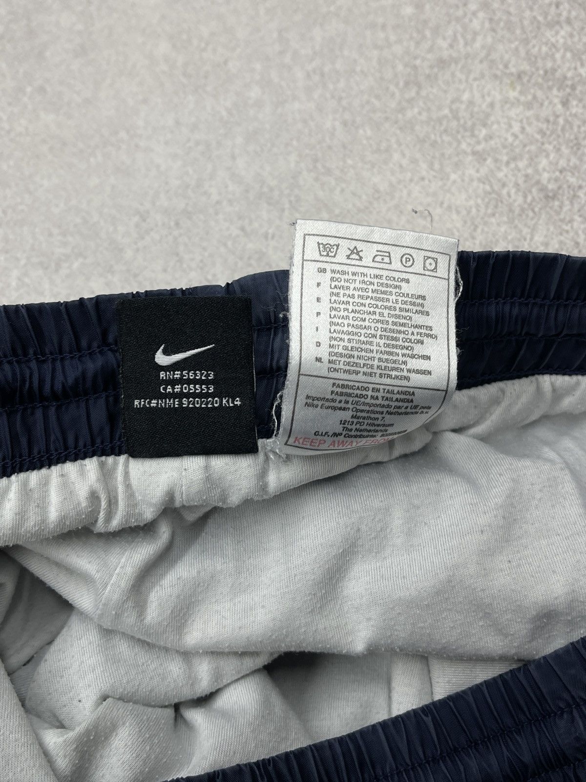 Nike Vintage Nike Nylon Sweatpants Navy Triple Swoosh Y2K ACG Size US 36 / EU 52 - 11 Thumbnail