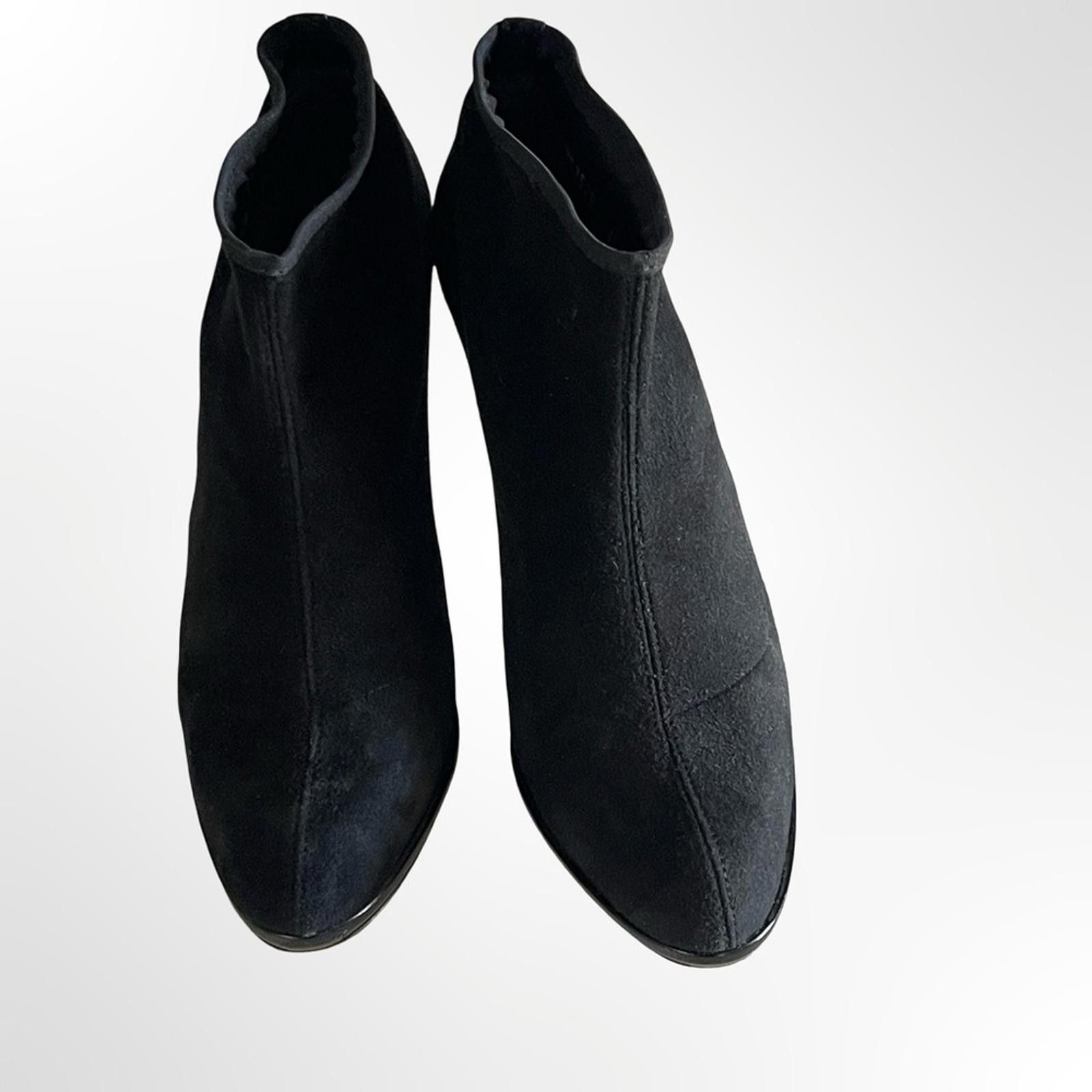 Stuart Weitzman Stuart Weitzman Black Suede Ankle Booties in size 6.5 Size US 6.5 / IT 36.5 - 2 Thumbnail