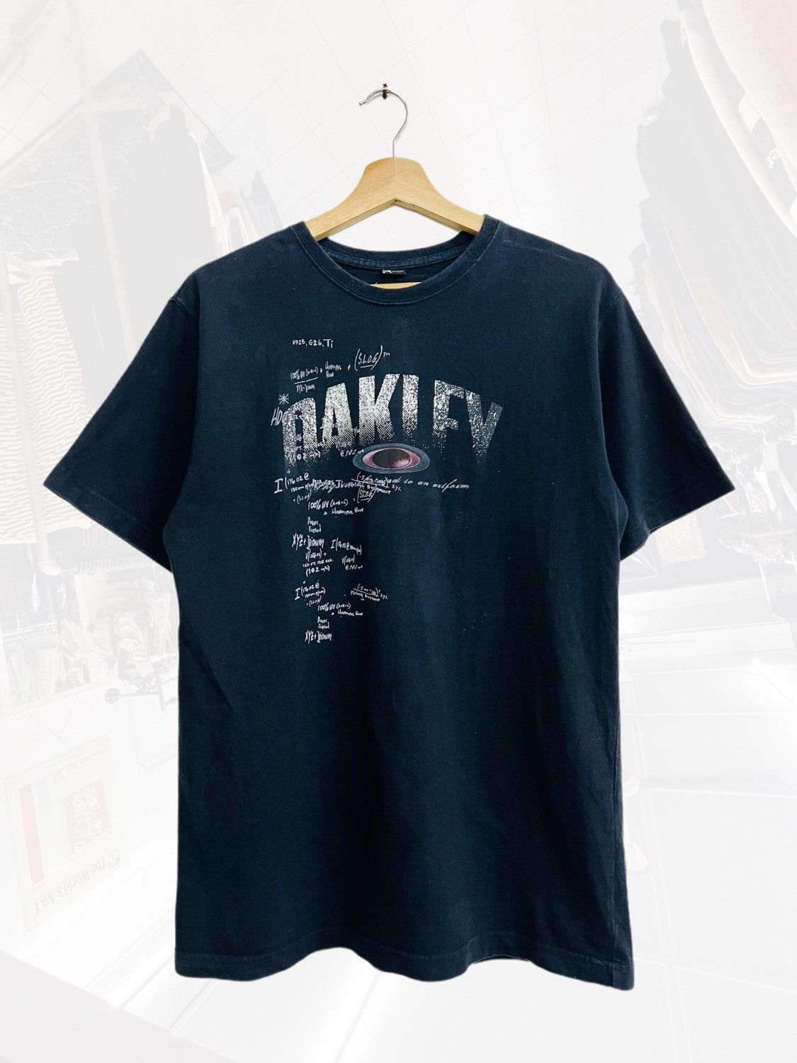 Oakley Vintage Y2K Oakley Software Tee Size US M / EU 48-50 / 2 - 1 Thumbnail