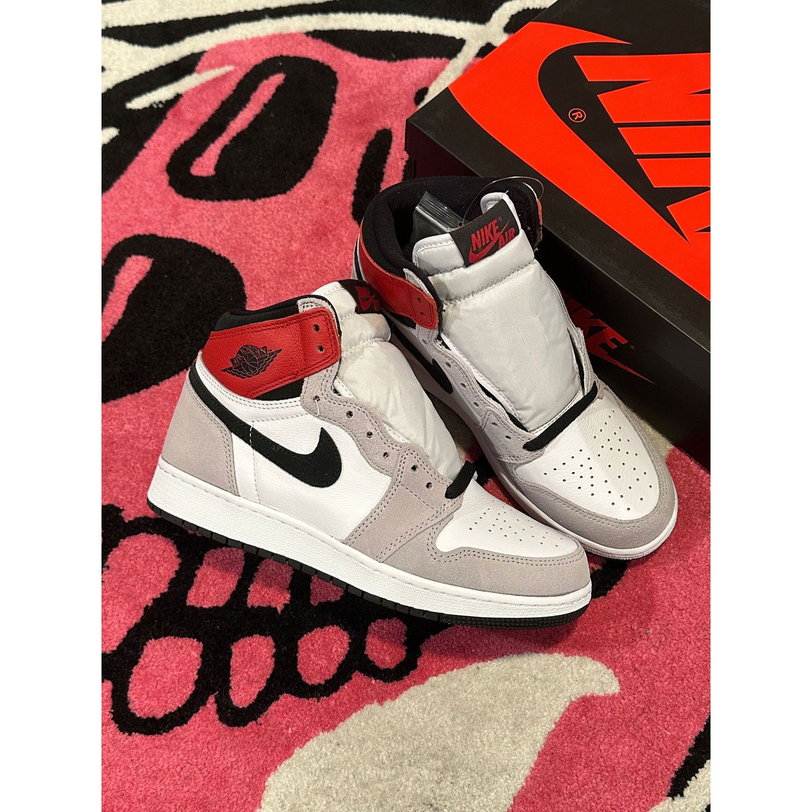 Jordan Brand × Nike Jordan 1 Retro High Light Smoke Grey GS – Size 6.5Y – New Size US 6 / EU 39 - 1 Thumbnail