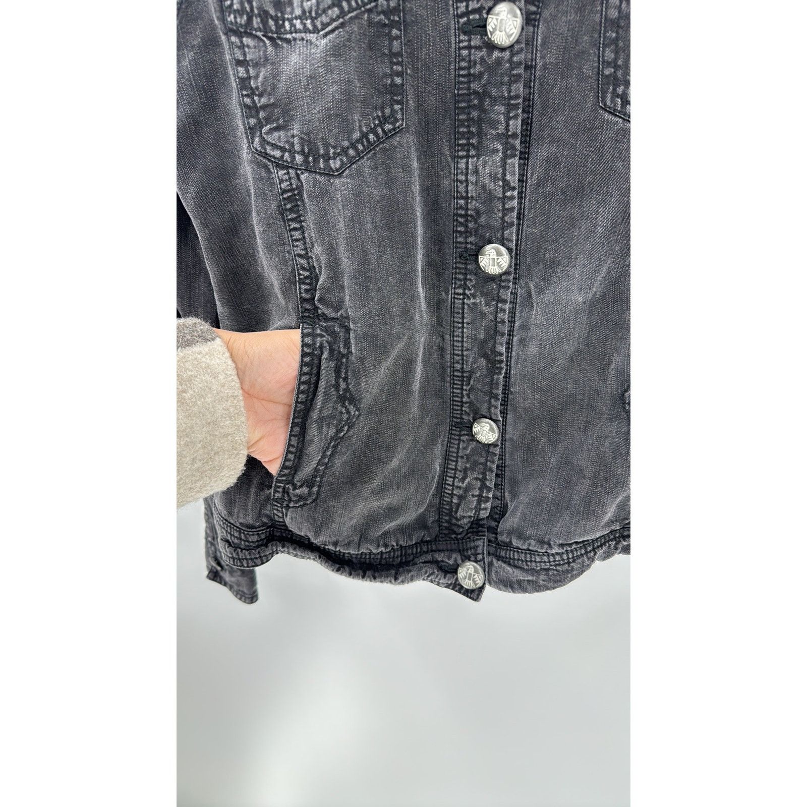 Ariat Ariat lightweight shacket indigenous accent buttons sz S Size M / US 6-8 / IT 42-44 - 7 Thumbnail