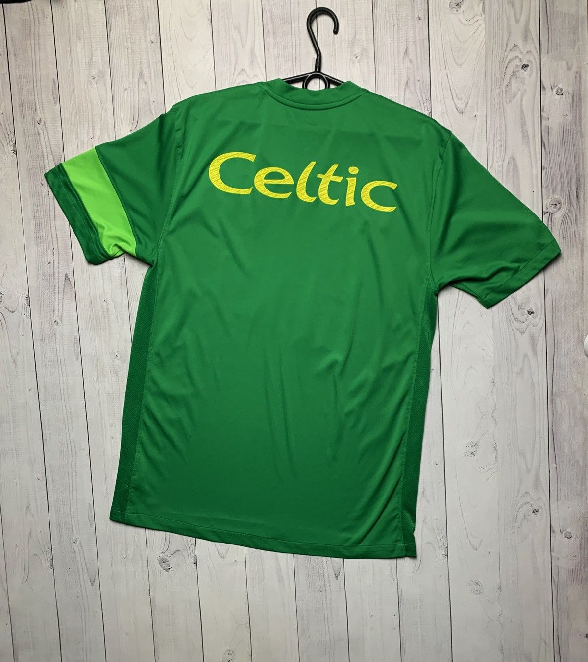 Nike × Vintage Vintage Nike Celtic soccer jersey size M green logo Size US M / EU 48-50 / 2 - 2 Thumbnail