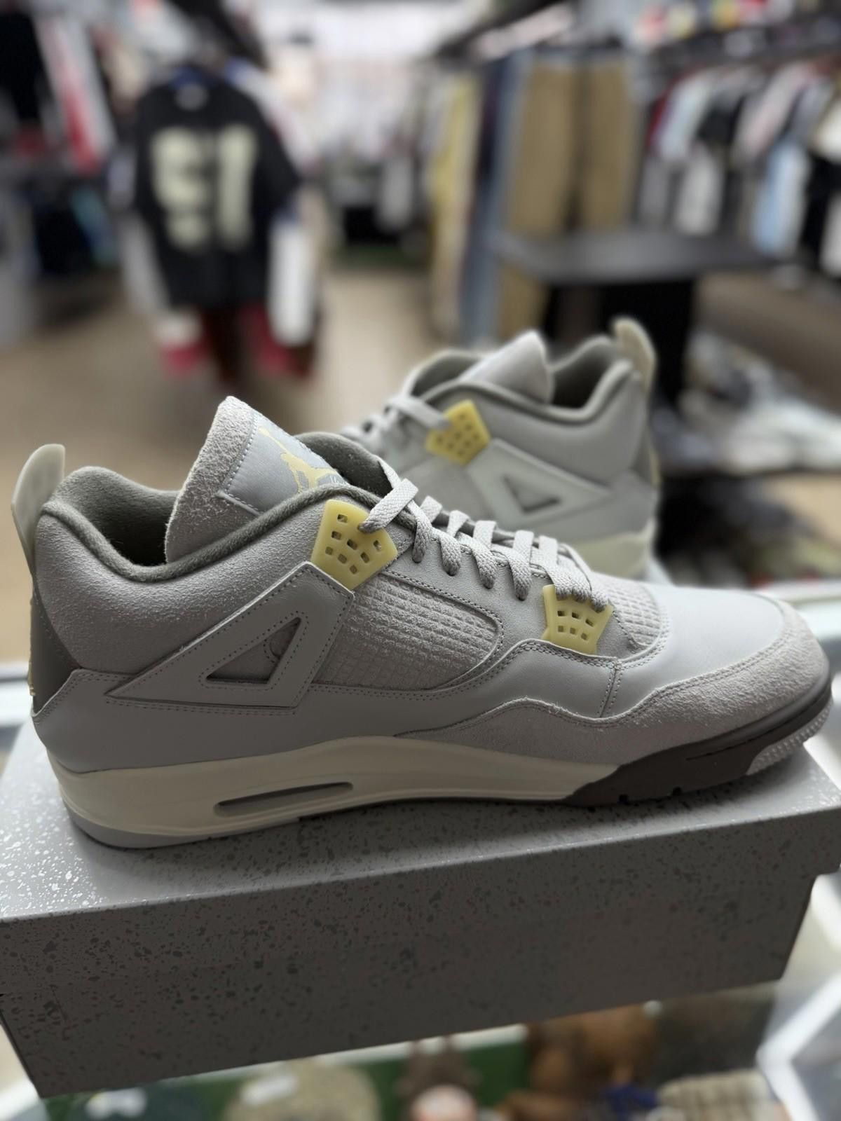Jordan Brand Jordan 4 Retro SE Craft Size (18) Brand New DV3742-021 Size US 15 / EU 48 - 7 Thumbnail