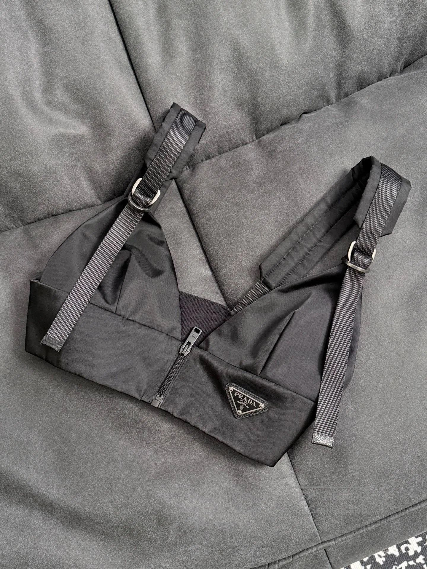 Prada Prada Layering Fashion Piece. Size M / US 6-8 / IT 42-44 - 2 Thumbnail