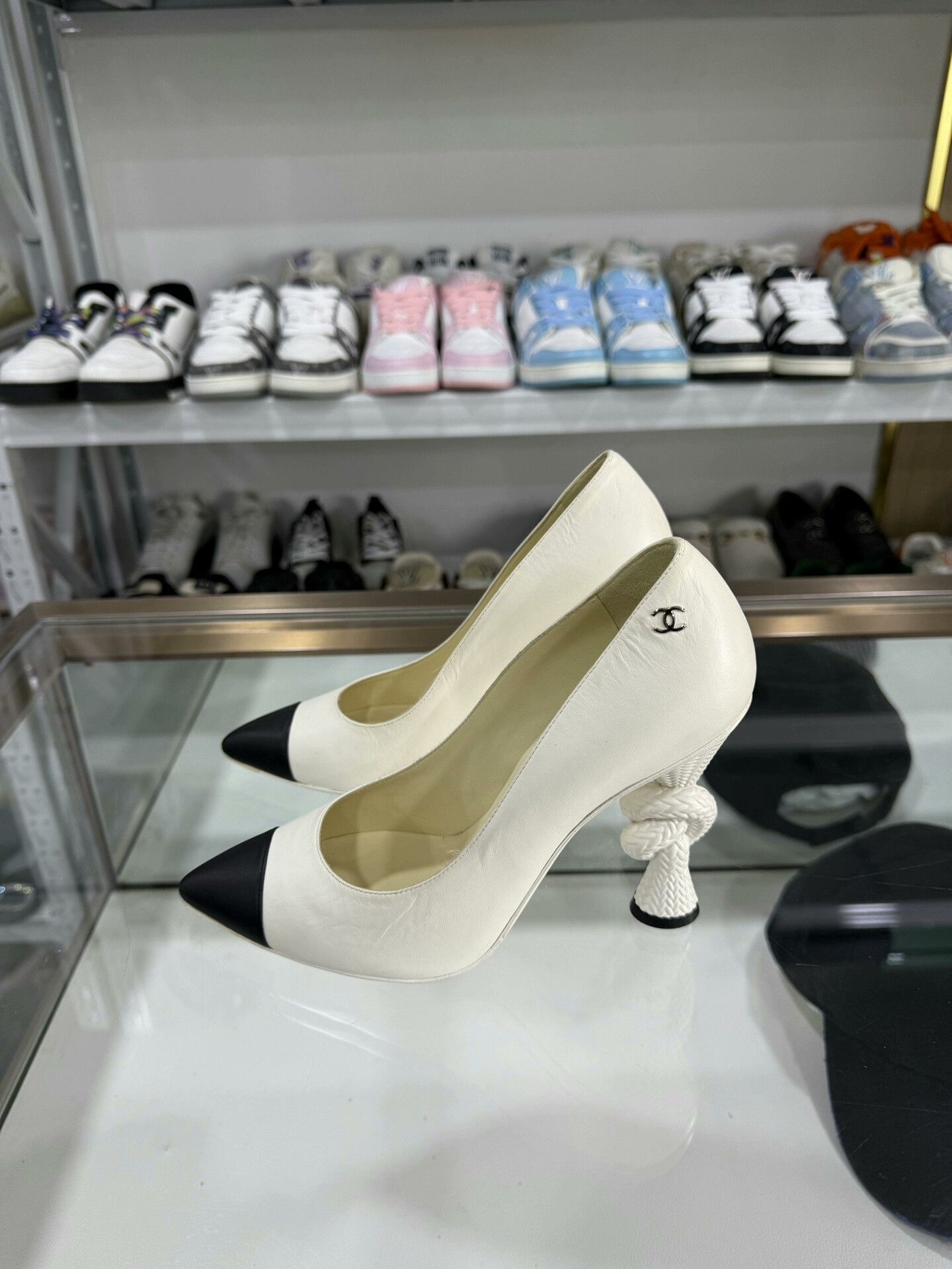 Chanel Chanel Black and White Heels Size 37.5 Size US 6.5 / IT 36.5 - 1 Thumbnail