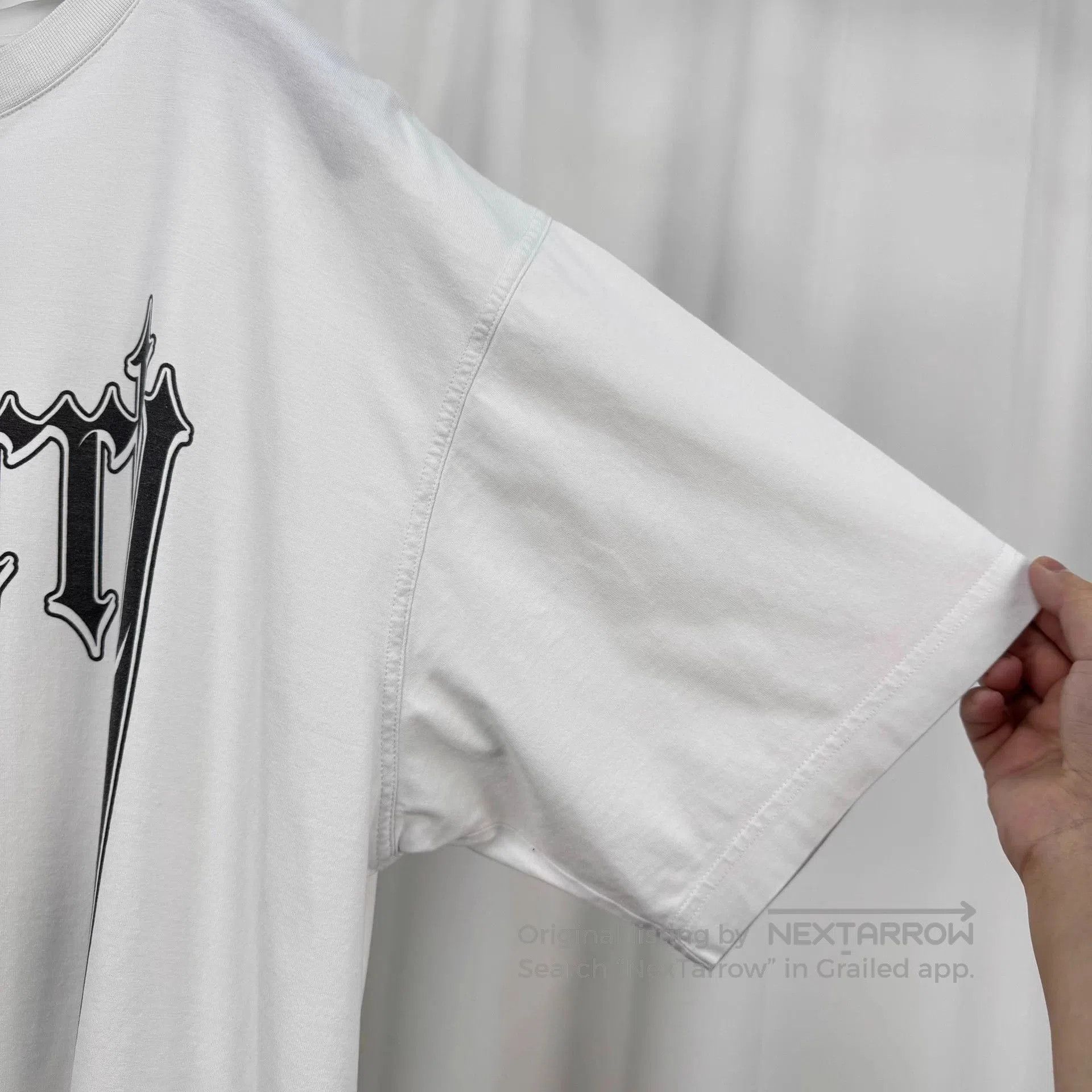 Burberry White Graphic Short Sleeve T-Shirt. Size US M / EU 48-50 / 2 - 4 Thumbnail
