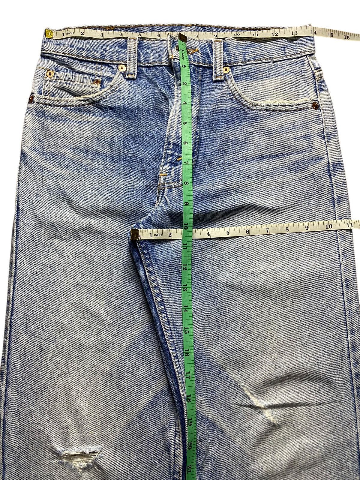 Levi's Vintage Levis 80’s Faded Wash Distressed Loose Jeans Size US 28 / EU 44 - 16 Thumbnail