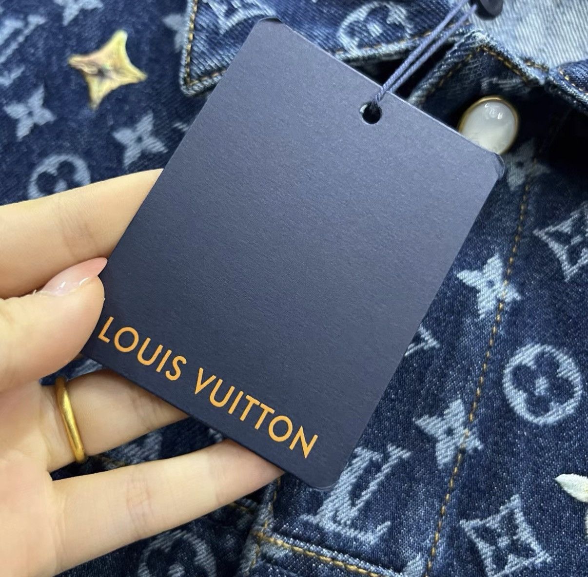 Louis Vuitton Louis Vuitton 26 Spring Collection Monogram Denim Jacket J41 Size US M / EU 48-50 / 2 - 4 Thumbnail